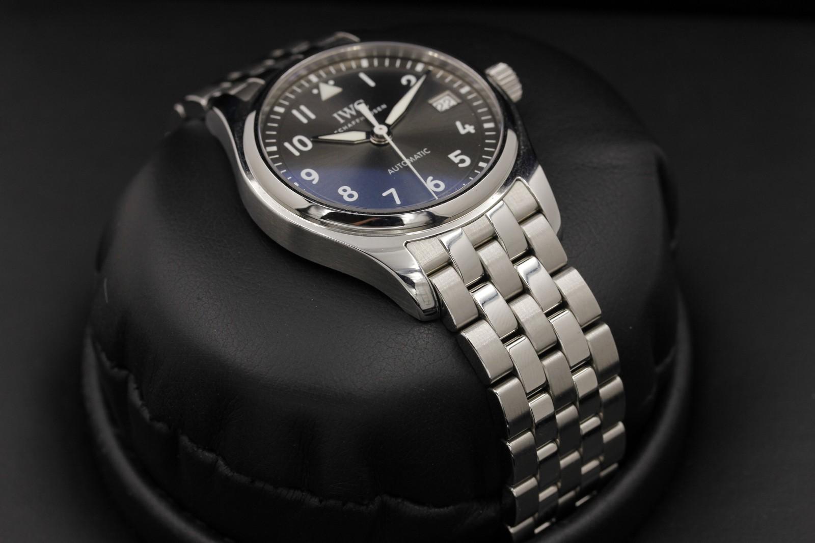 Watch Image 6