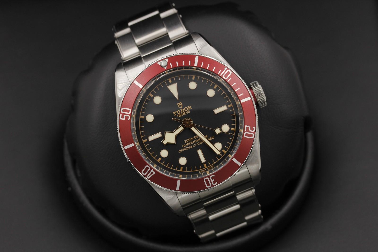 Watch Image 9