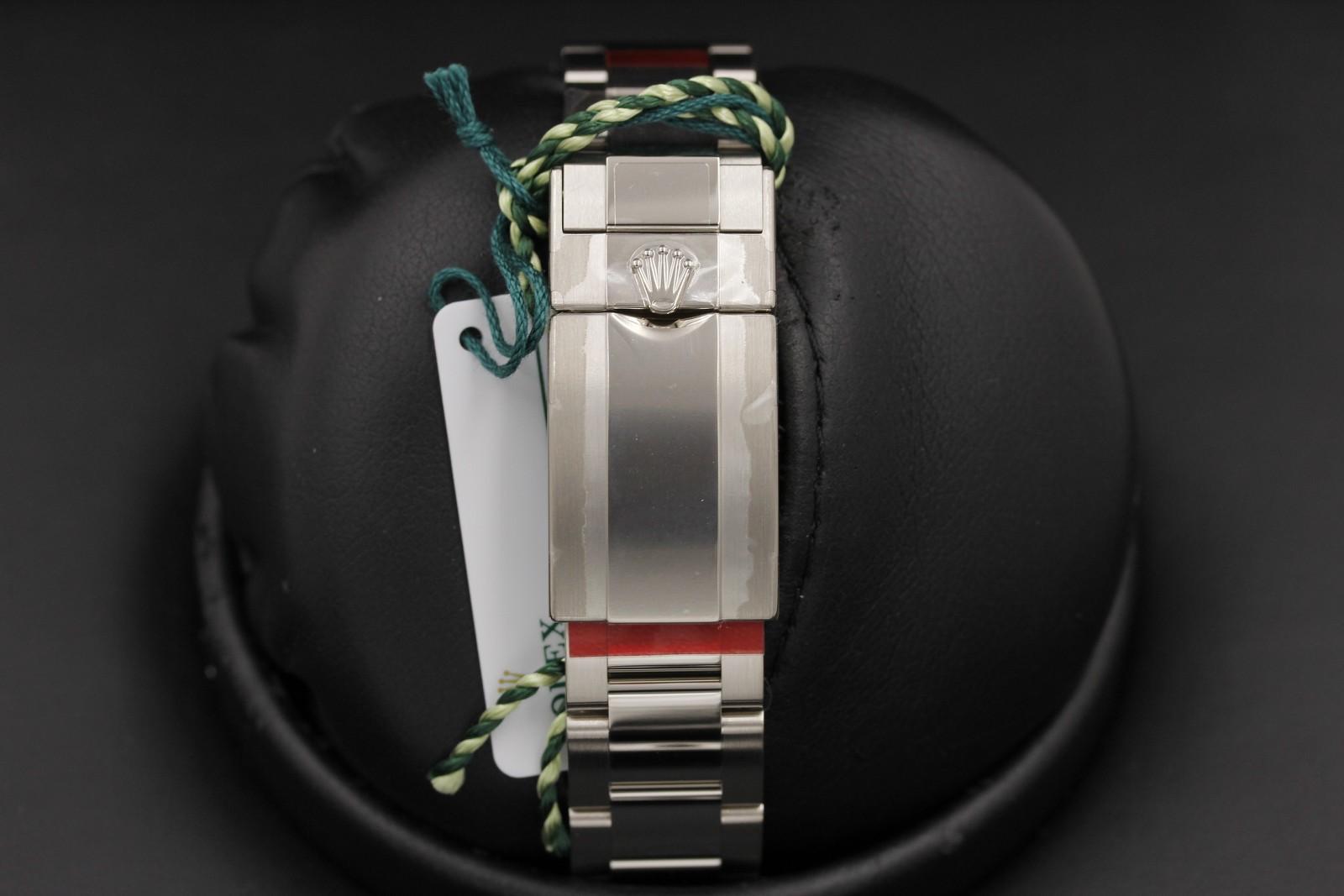 Watch Image 7