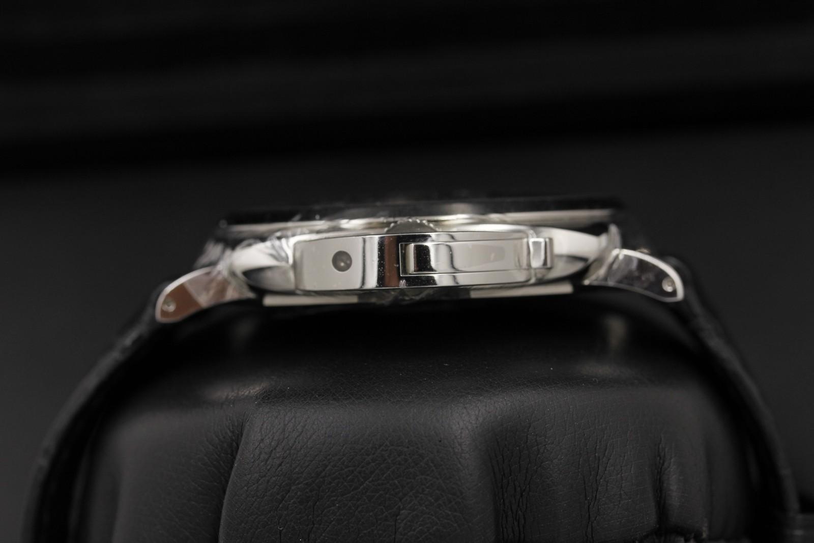 Watch Image 3