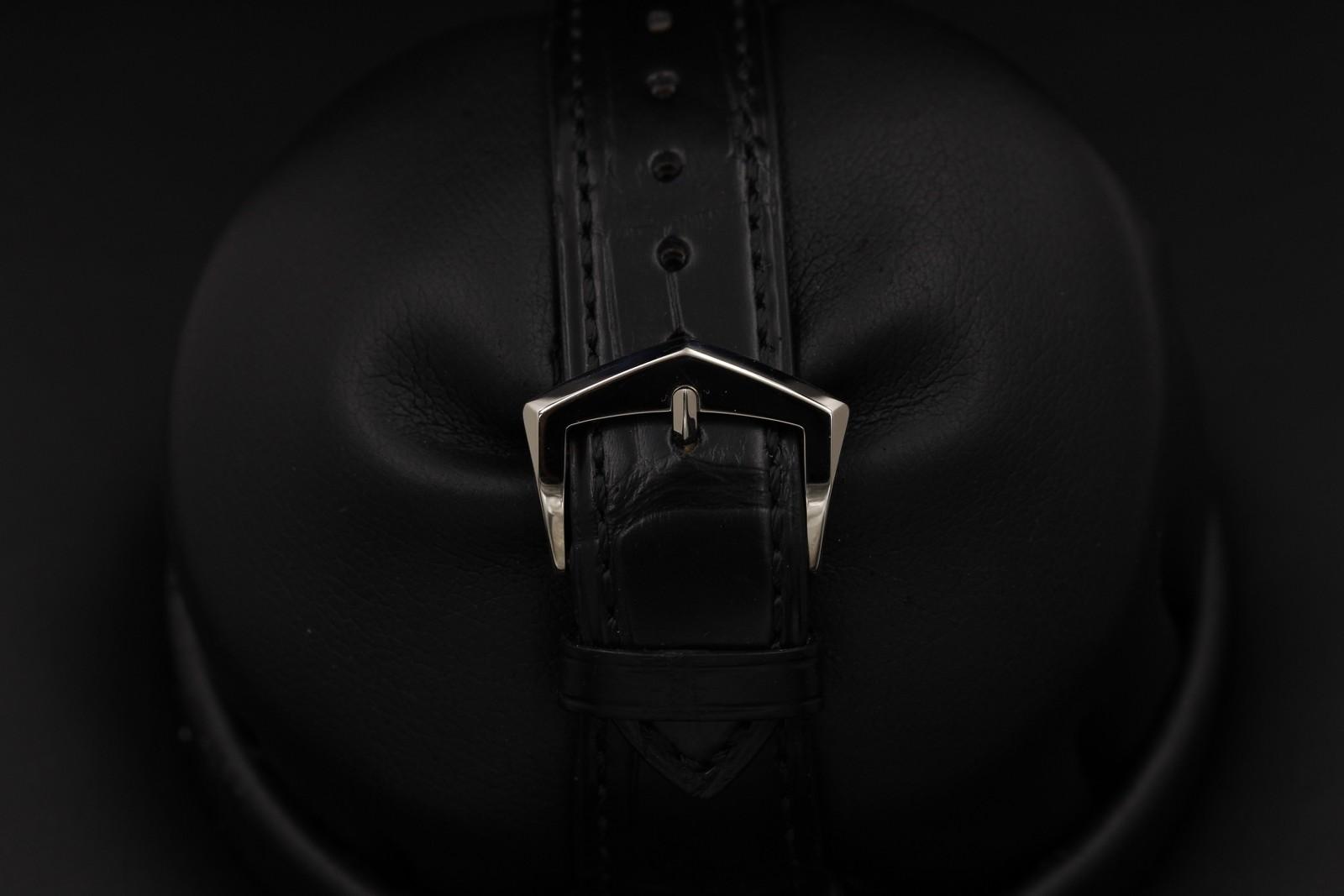 Watch Image 7