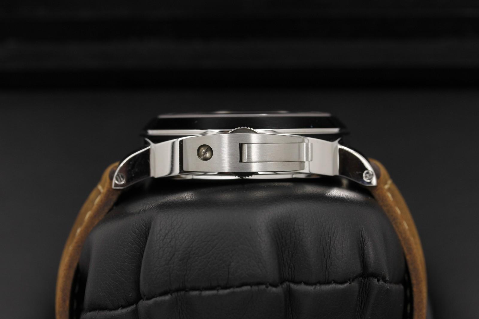 Watch Image 3
