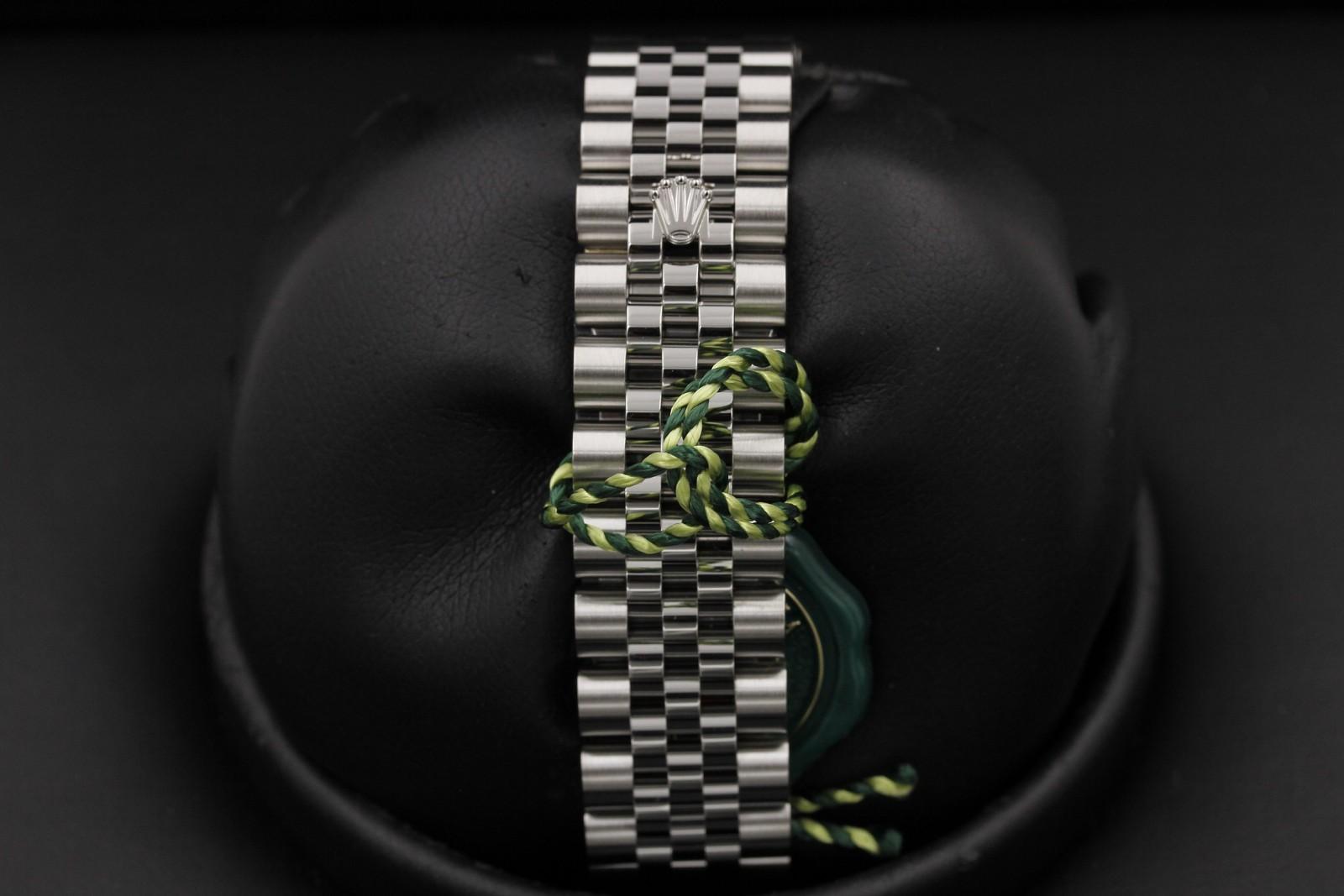 Watch Image 7