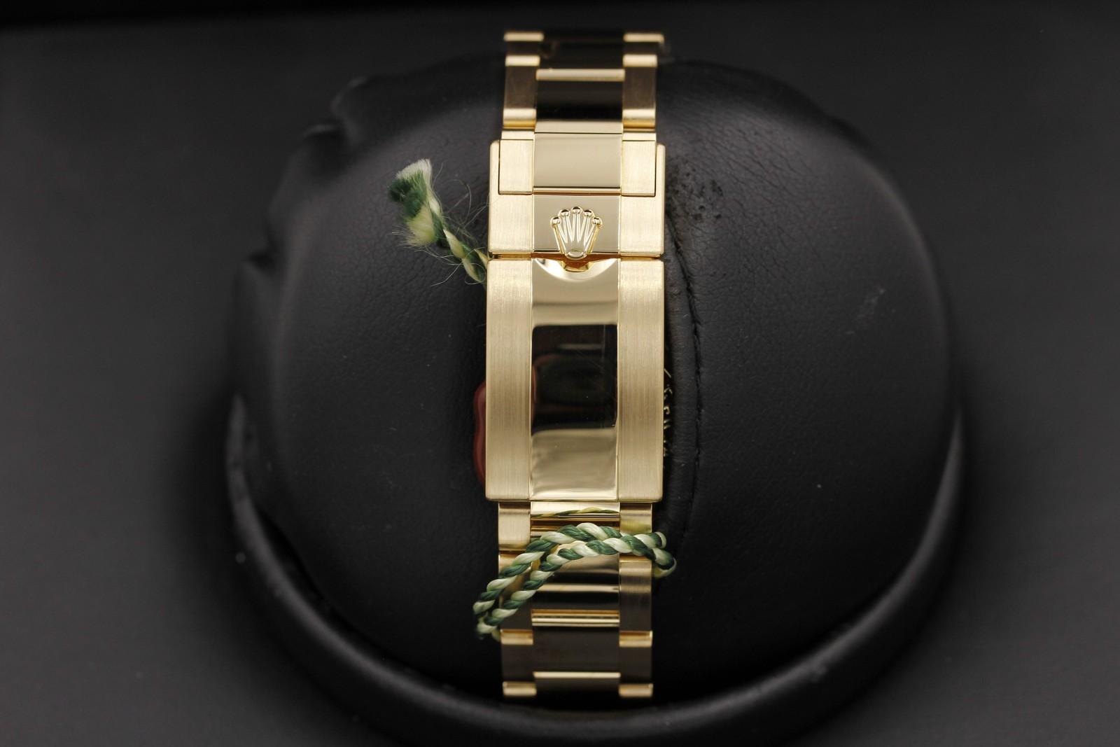 Watch Image 7