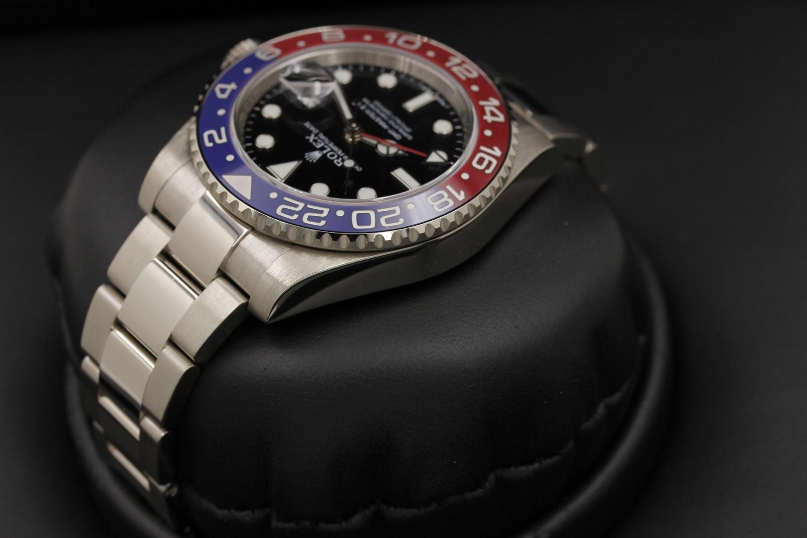 Watch Image 5