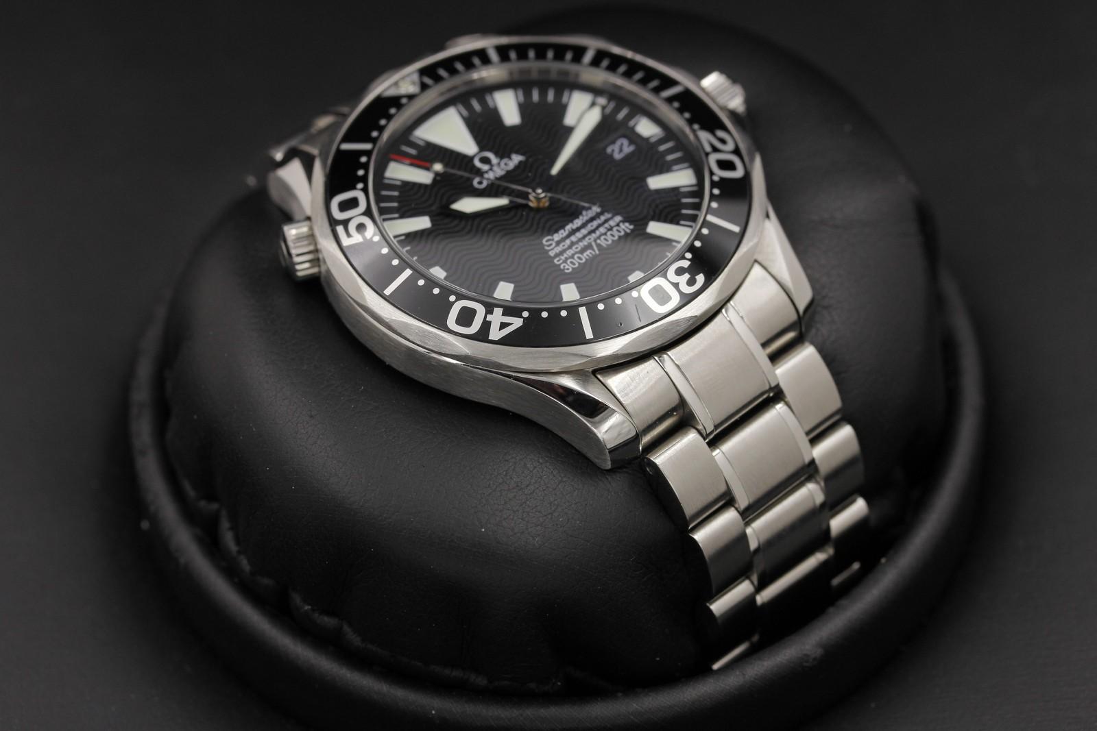 Watch Image 6