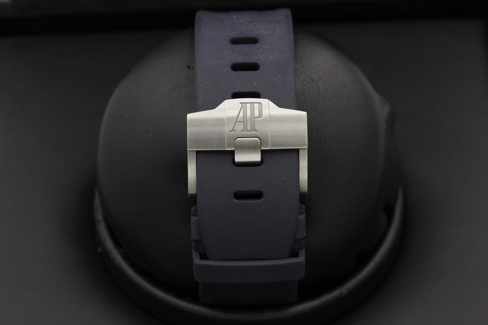 Watch Image 7