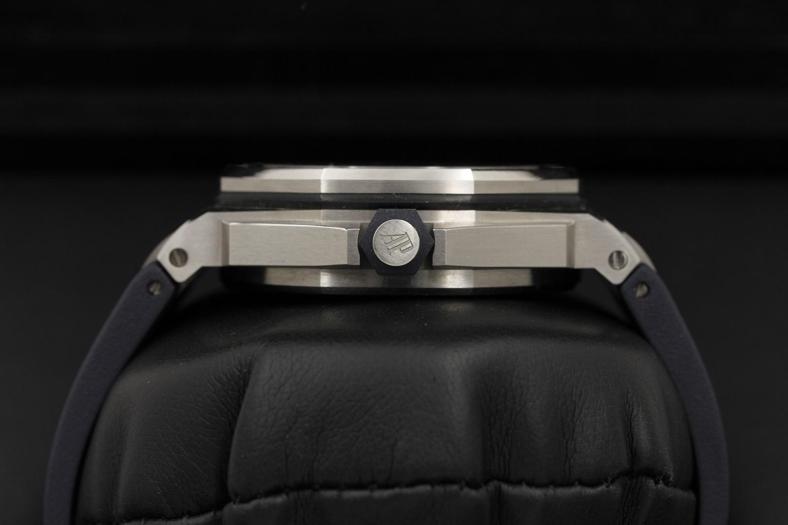 Watch Image 3