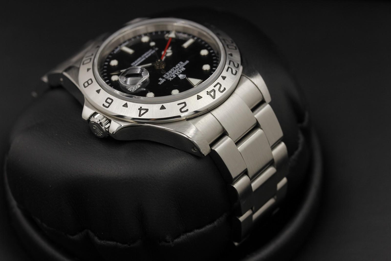 Watch Image 4