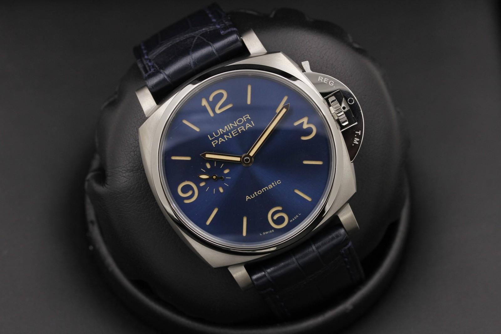 Watch Image 9
