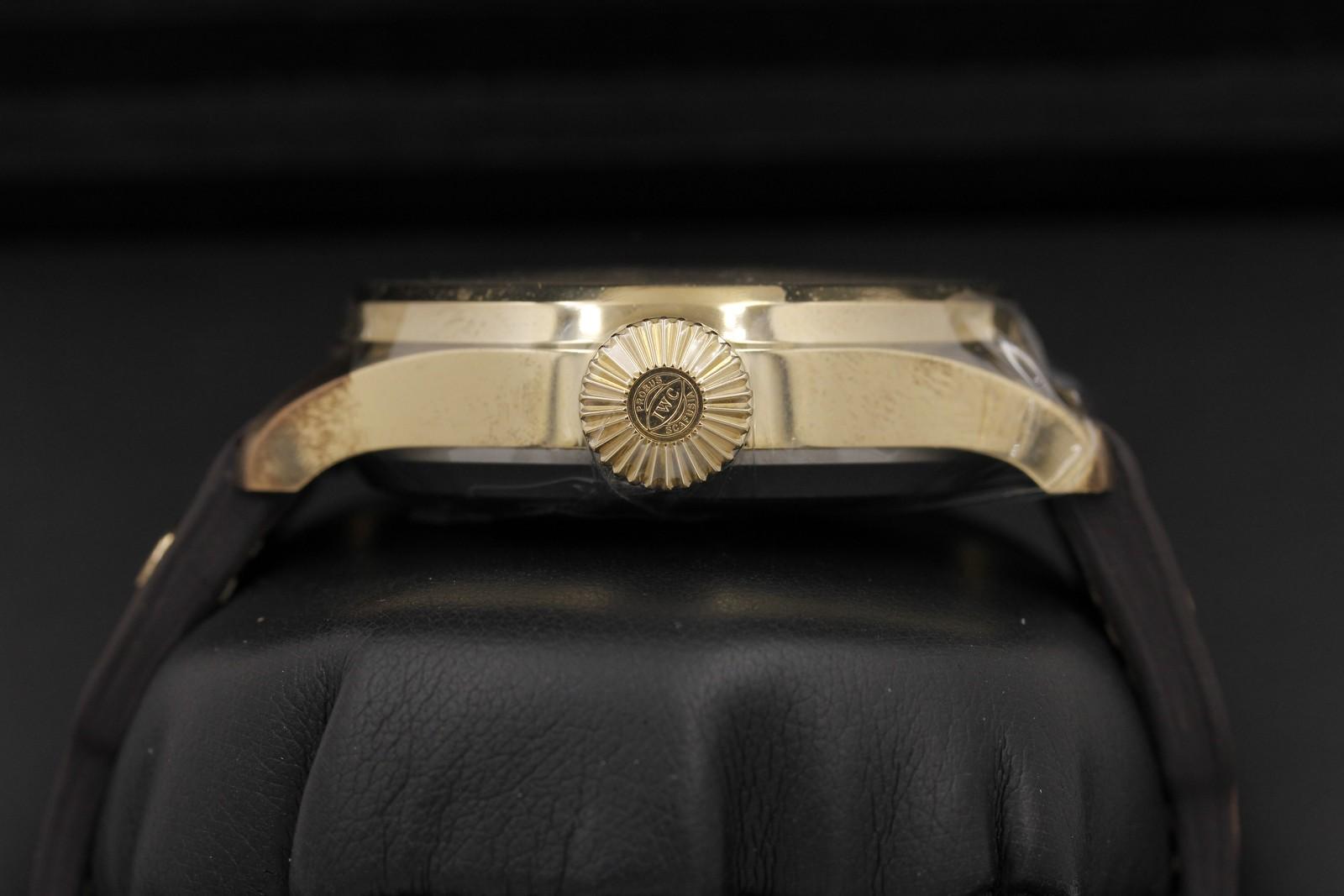Watch Image 3
