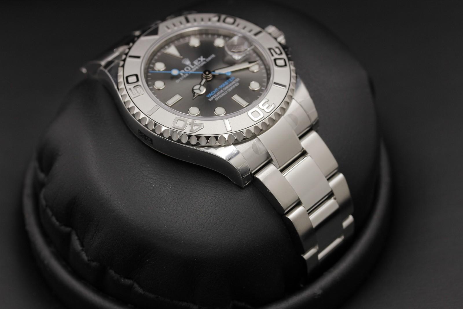 Watch Image 6