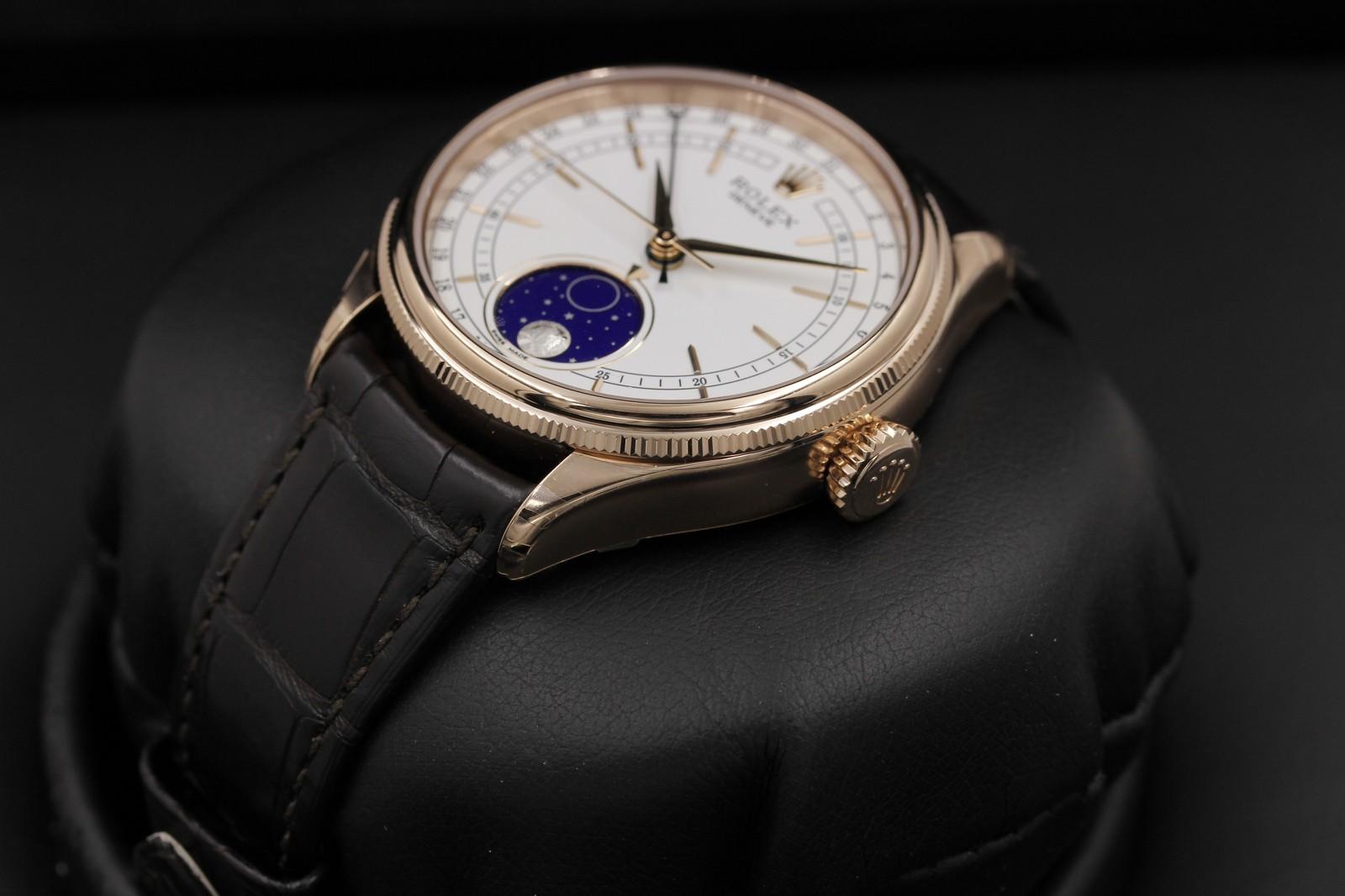 Watch Image 2