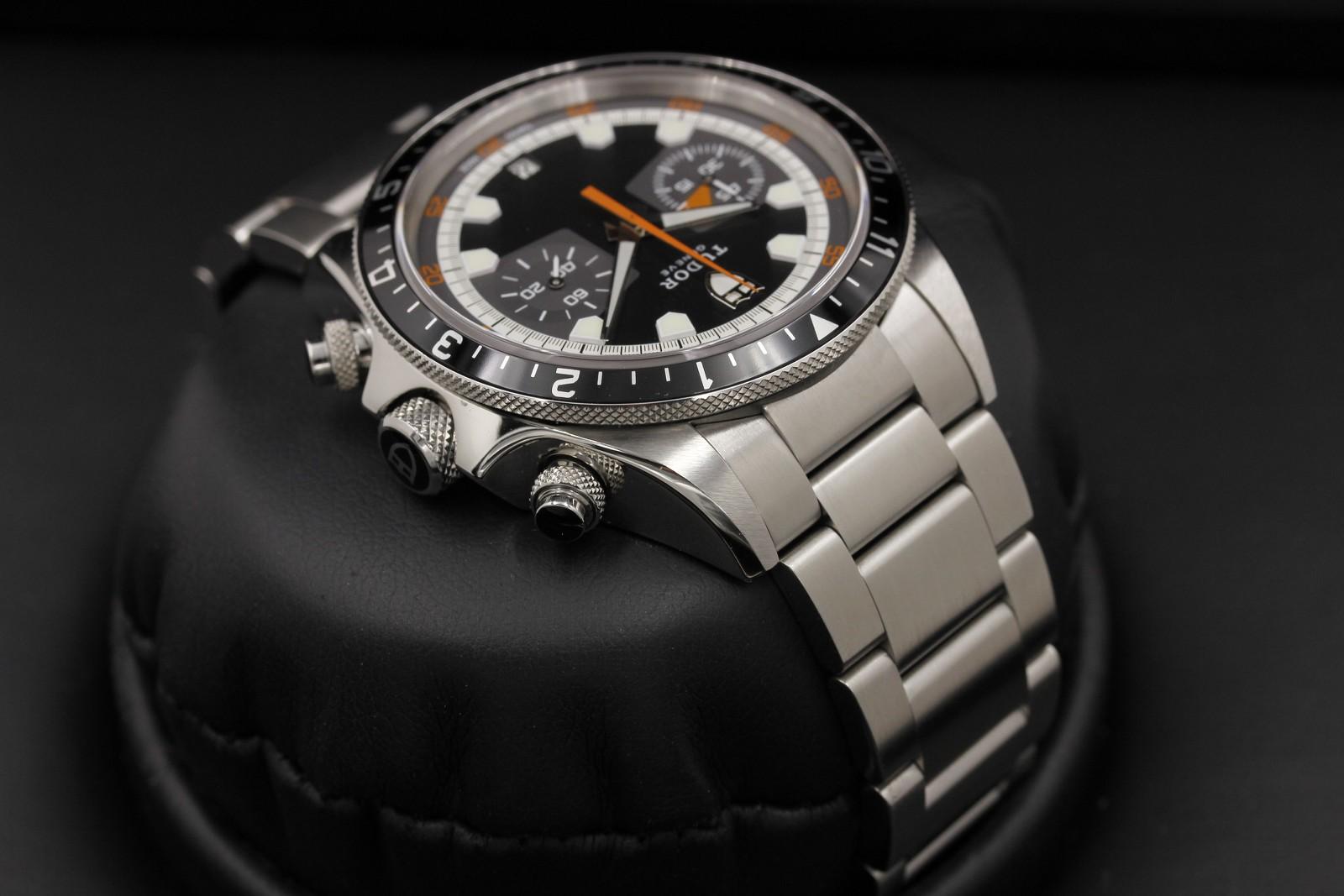 Watch Image 4