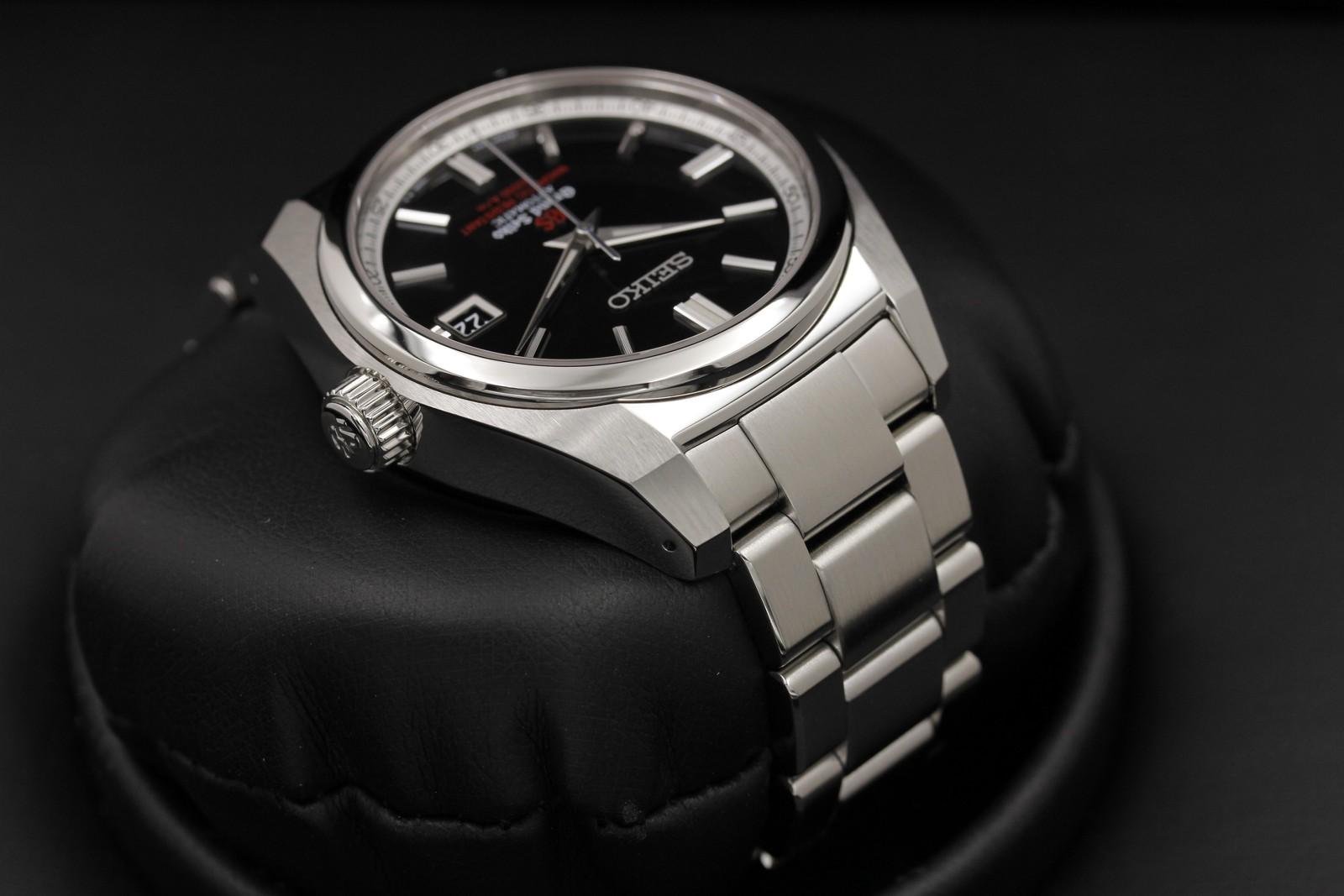 Watch Image 4