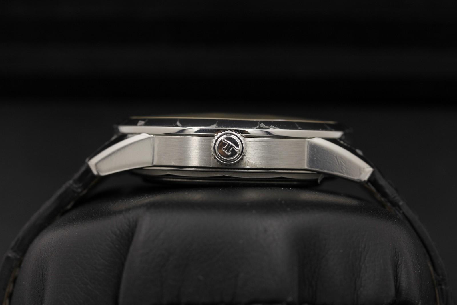 Watch Image 3