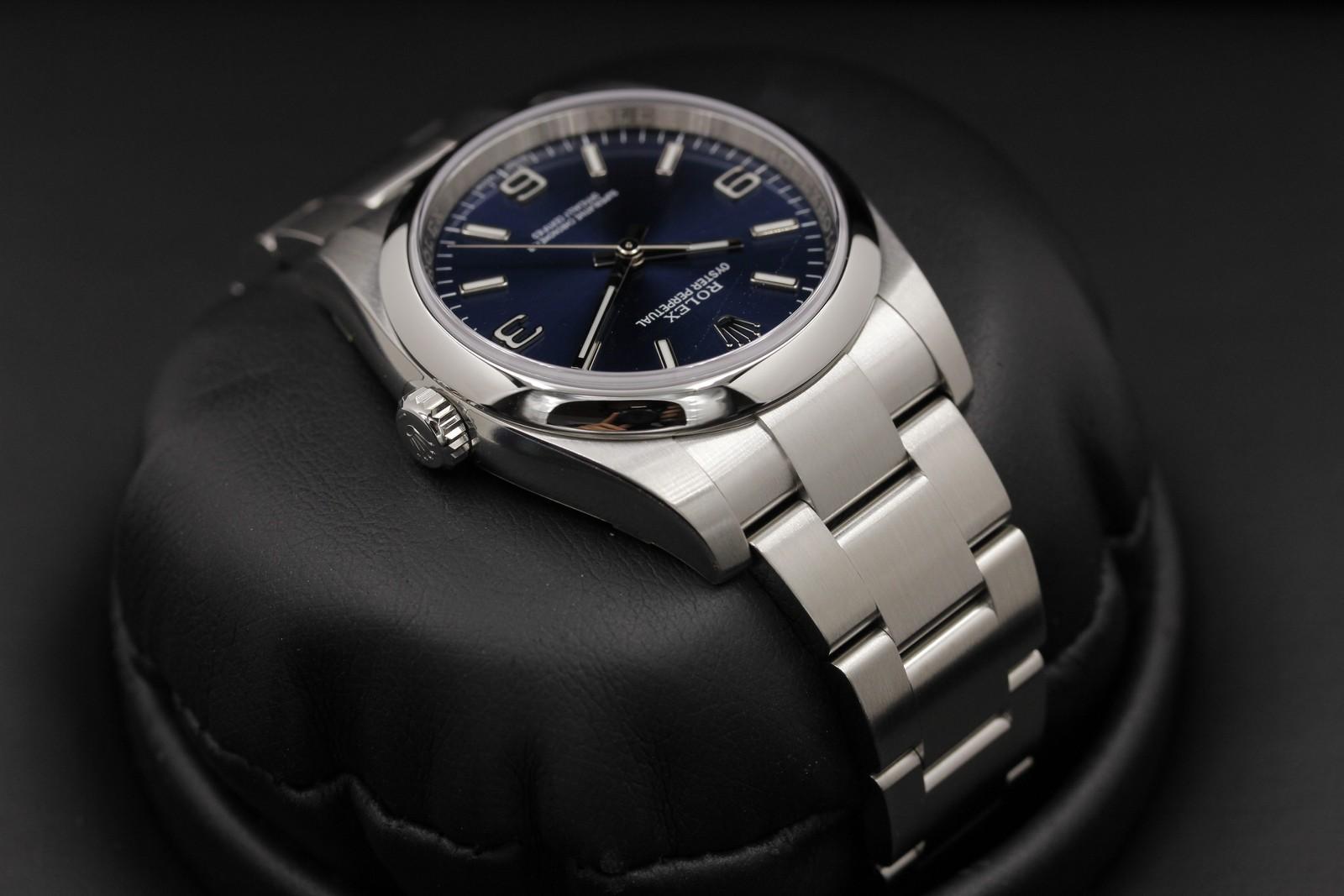 Watch Image 4