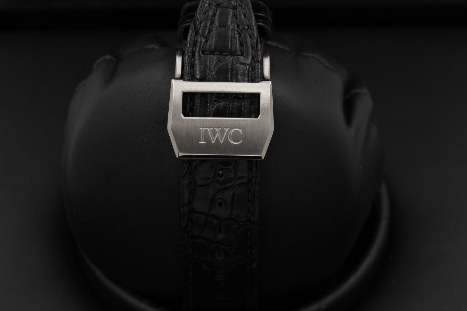 Watch Image 7