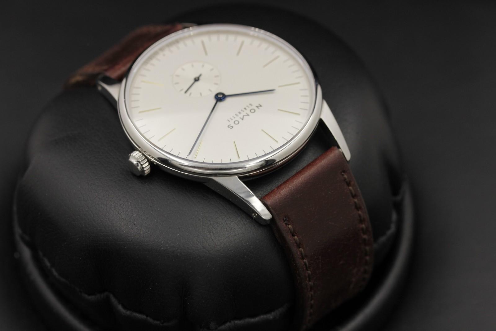 Watch Image 4