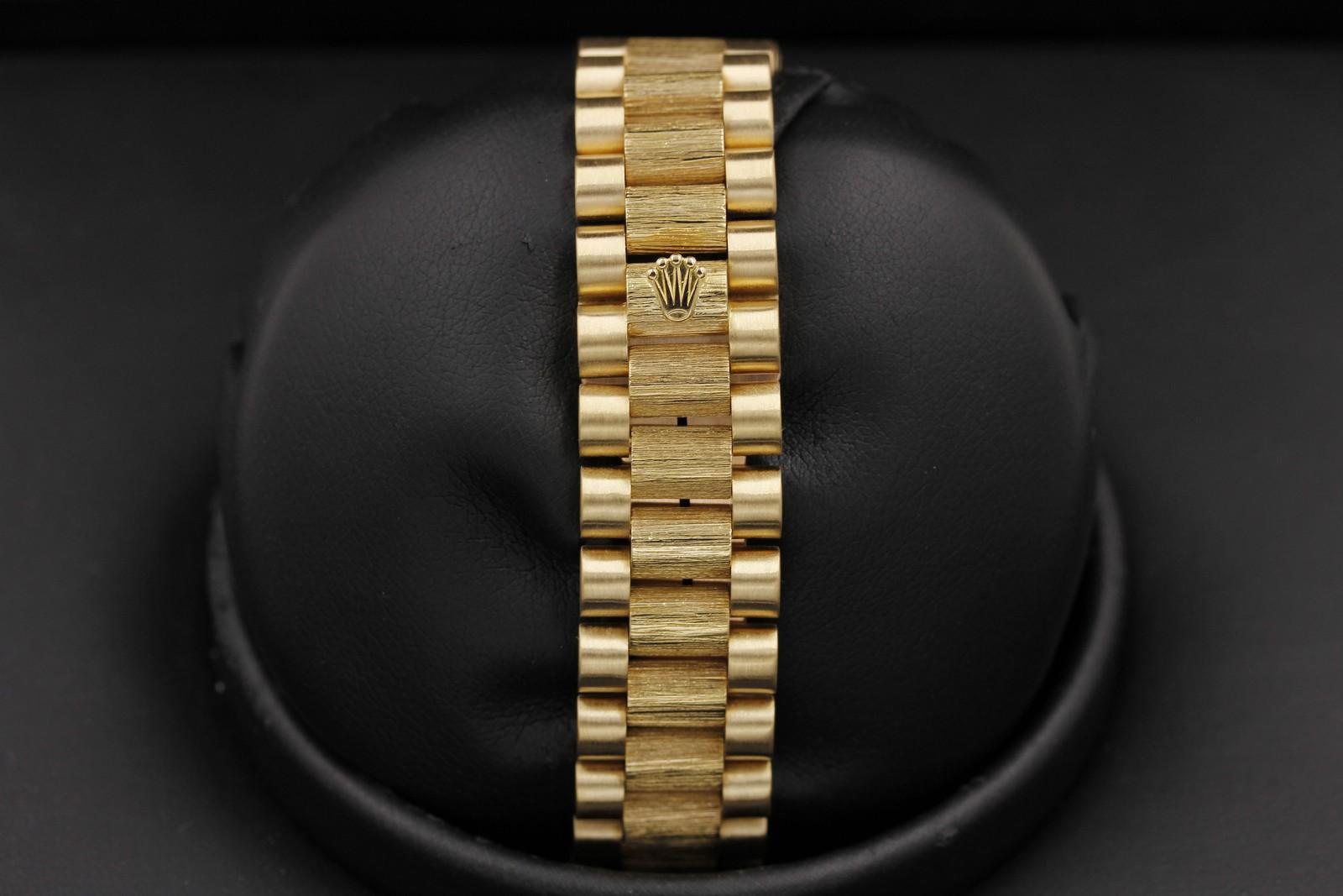 Watch Image 7