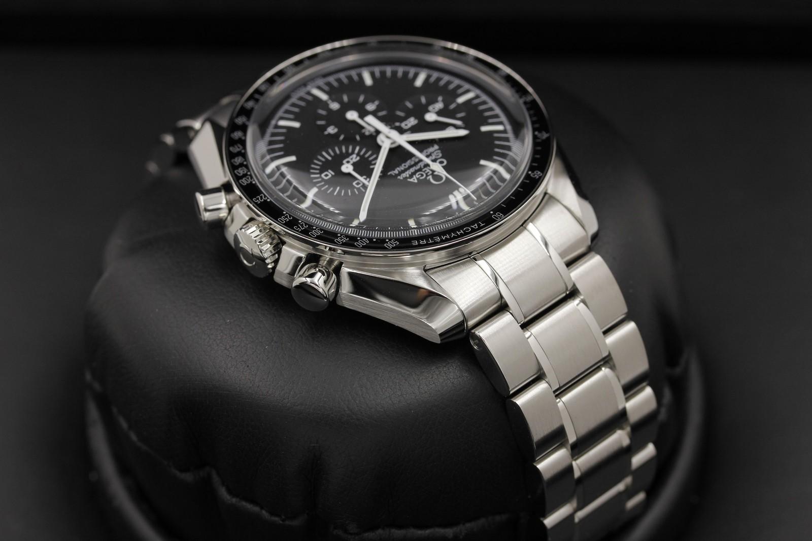Watch Image 4