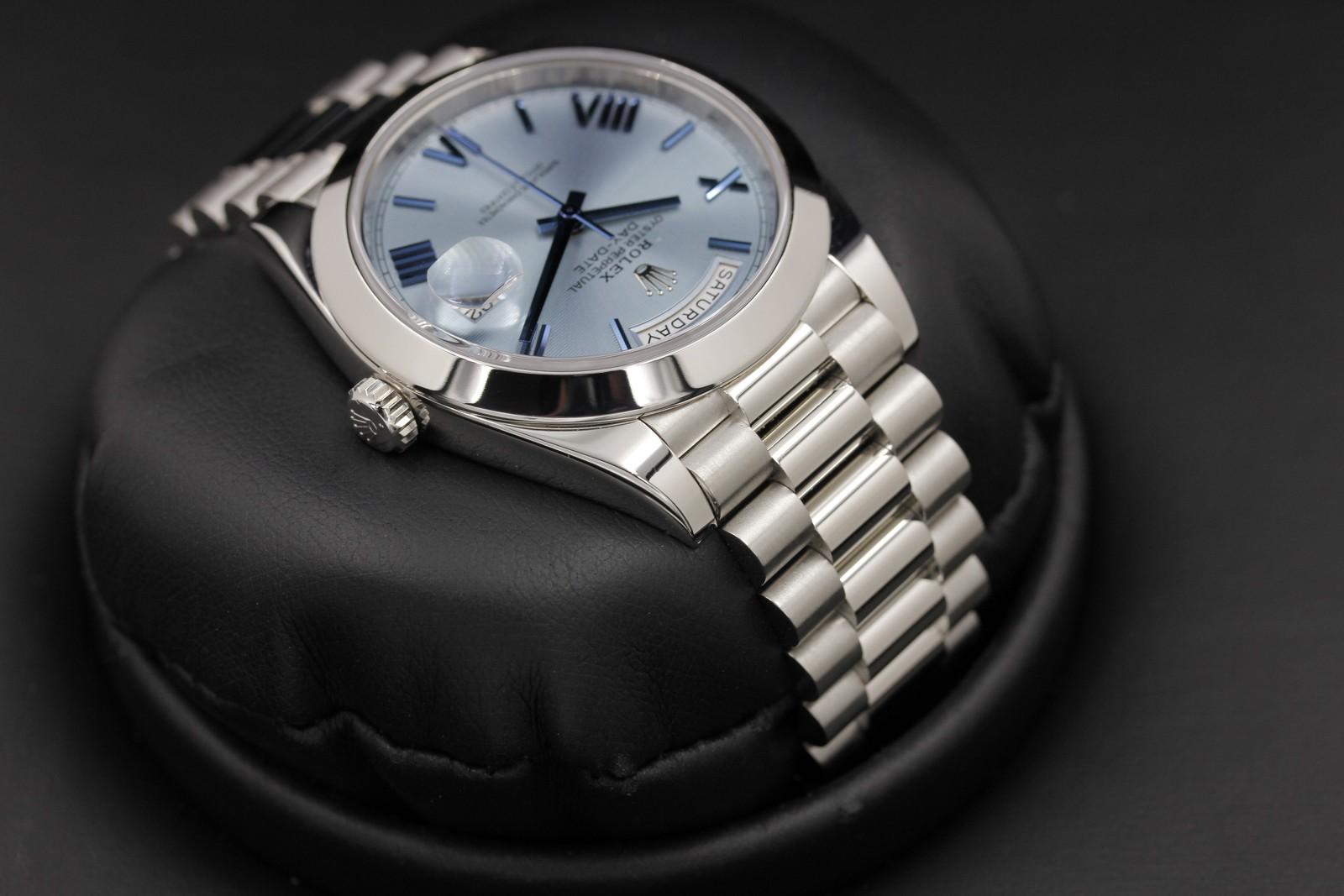 Watch Image 4