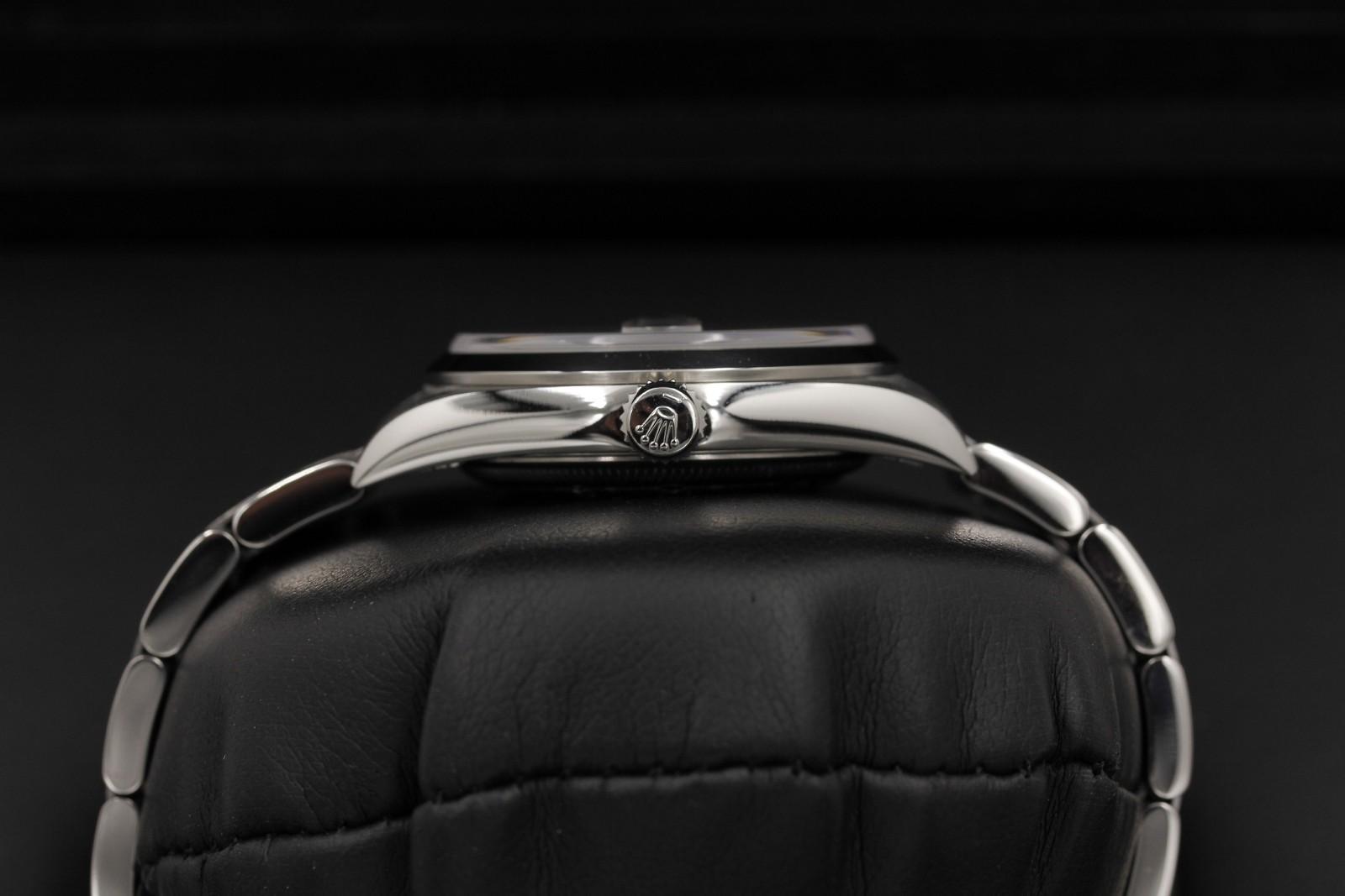 Watch Image 3