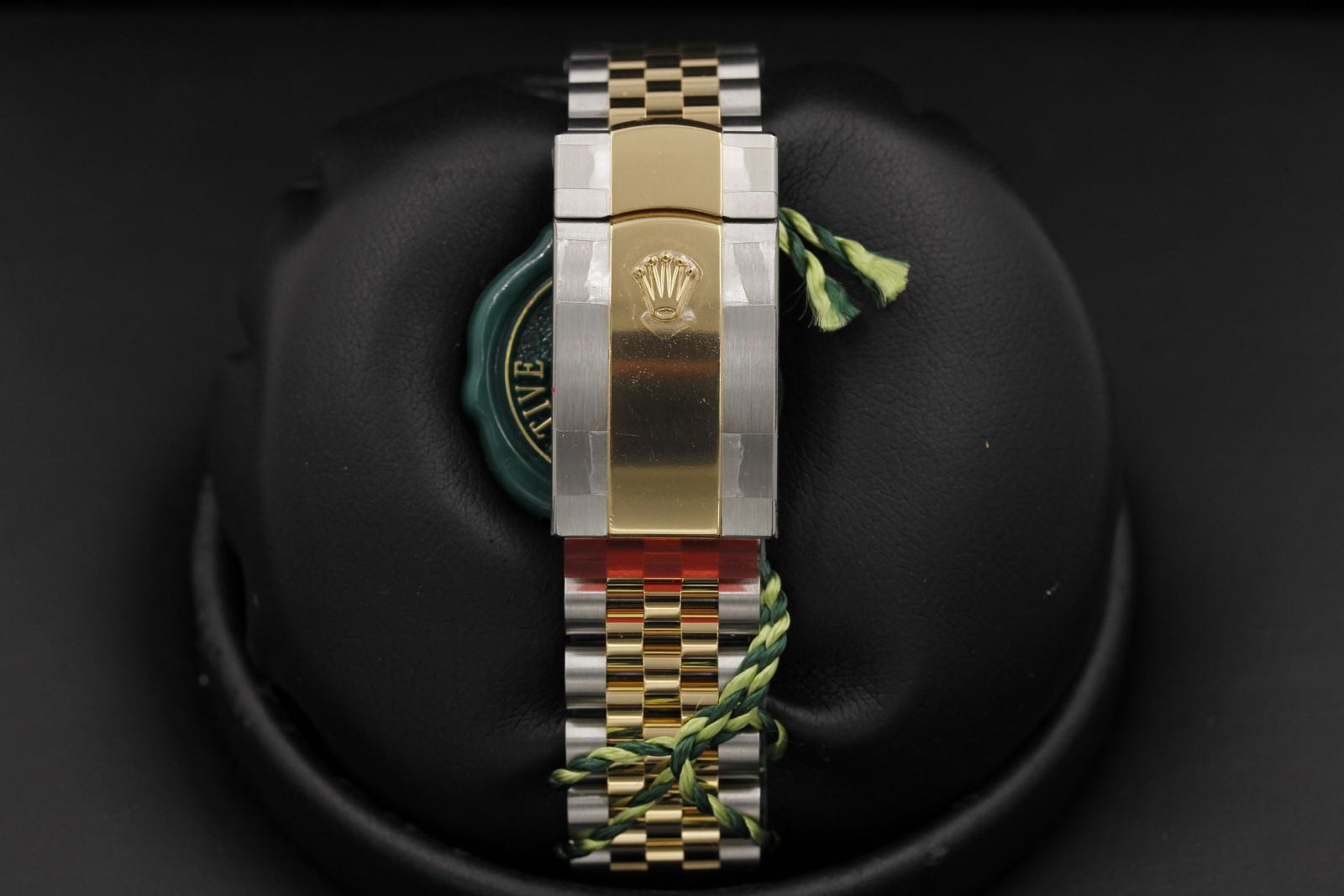 Watch Image 7