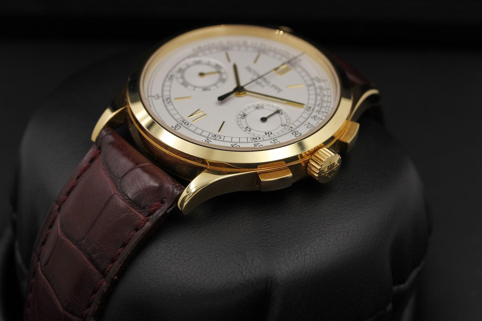Watch Image 2
