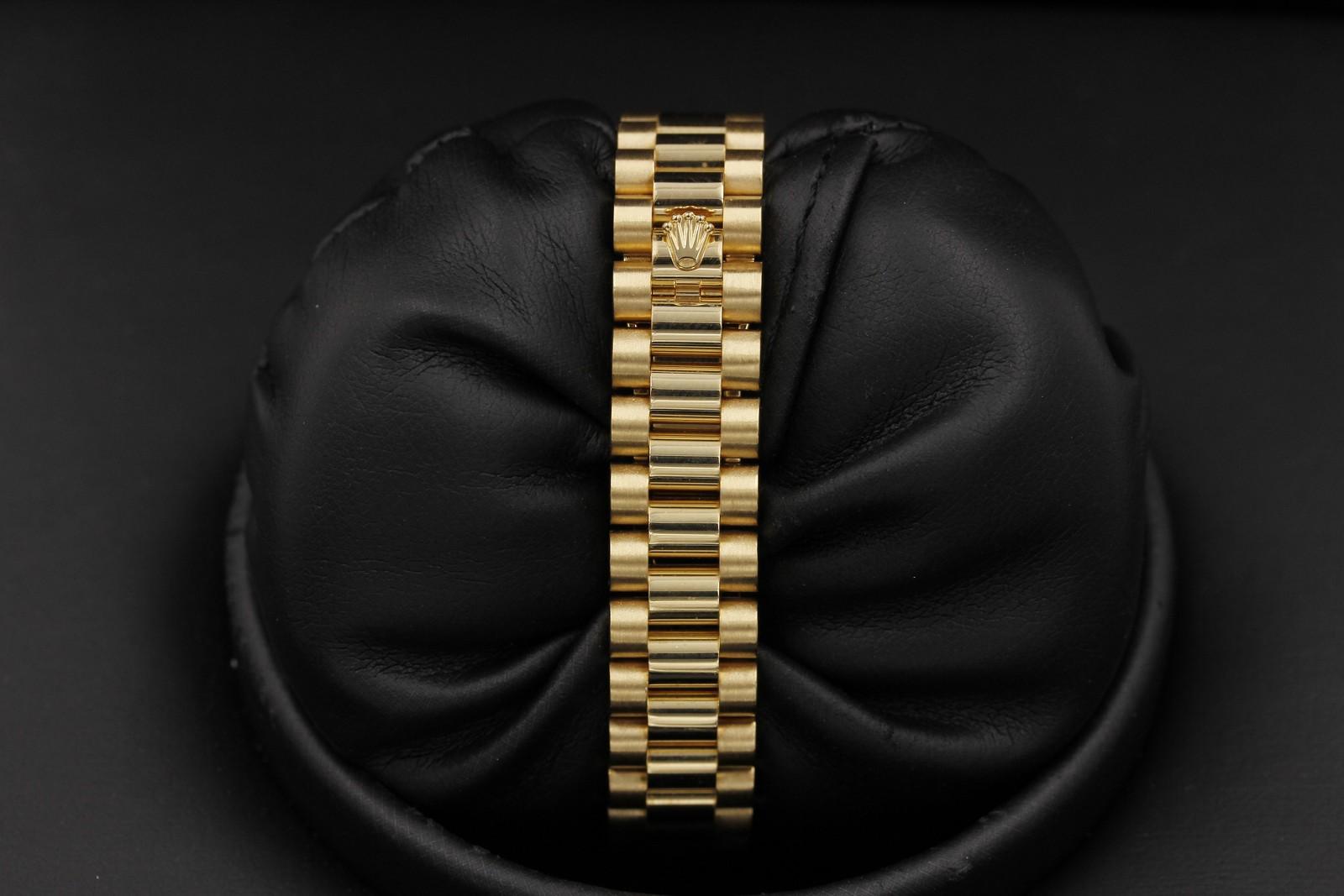 Watch Image 7