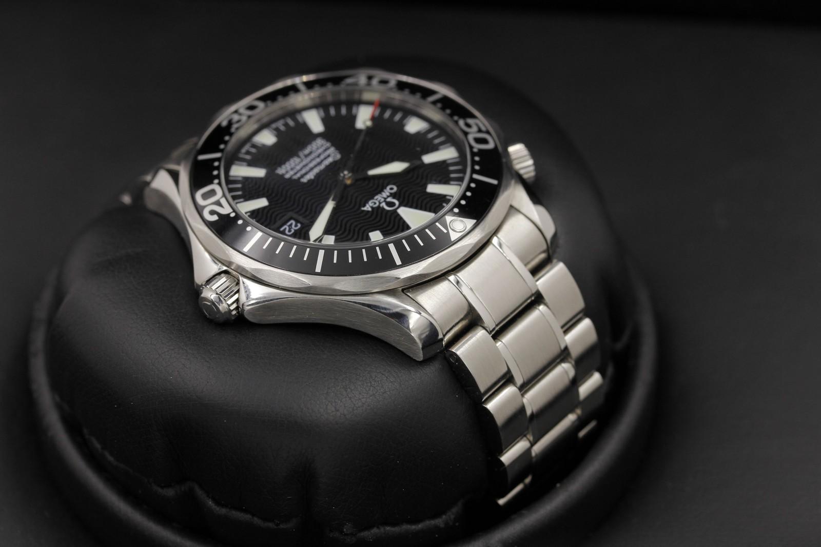 Watch Image 4