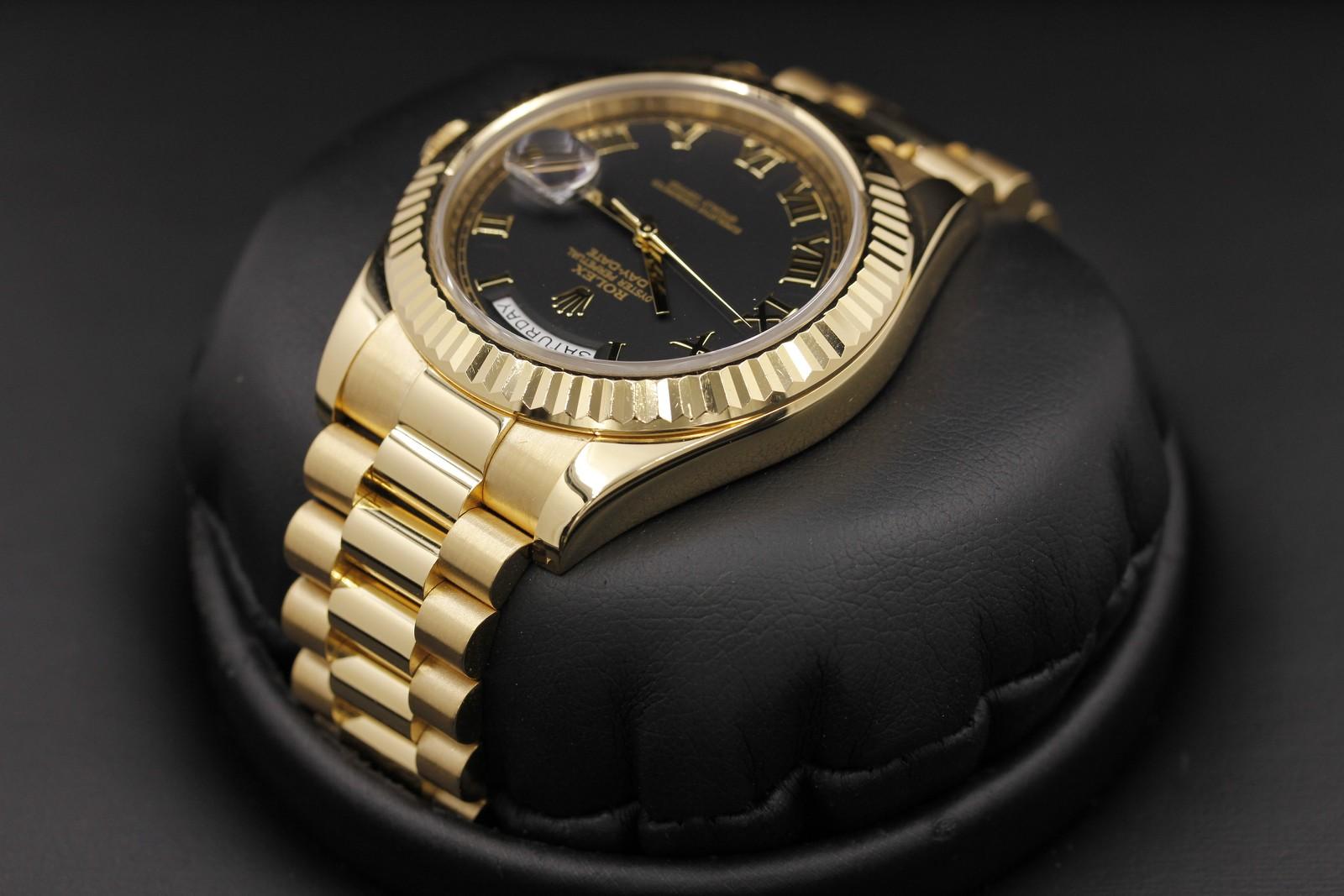 Watch Image 5