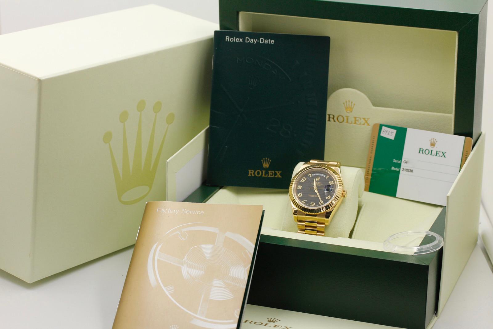 Watch Image 12