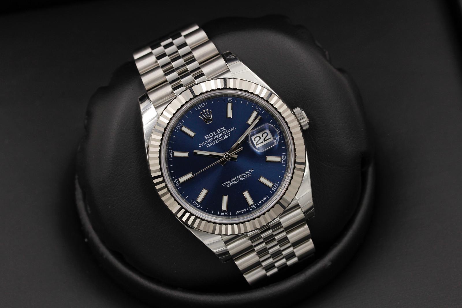 Watch Image 9
