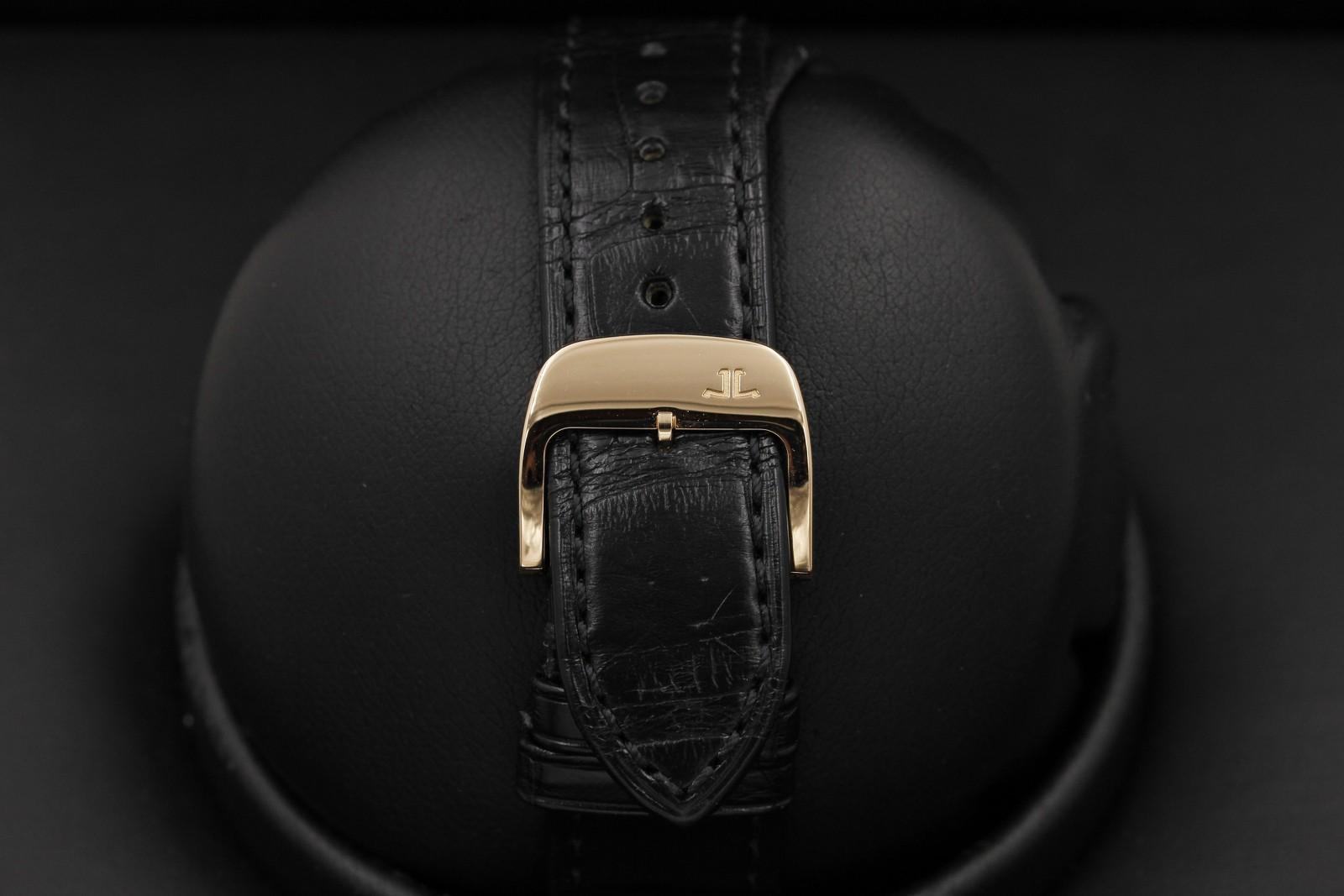 Watch Image 7