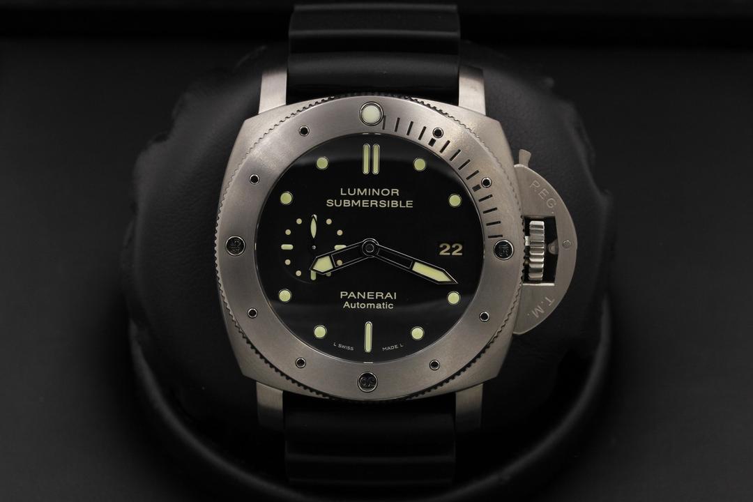Panerai Submersible 1950 Pam 305