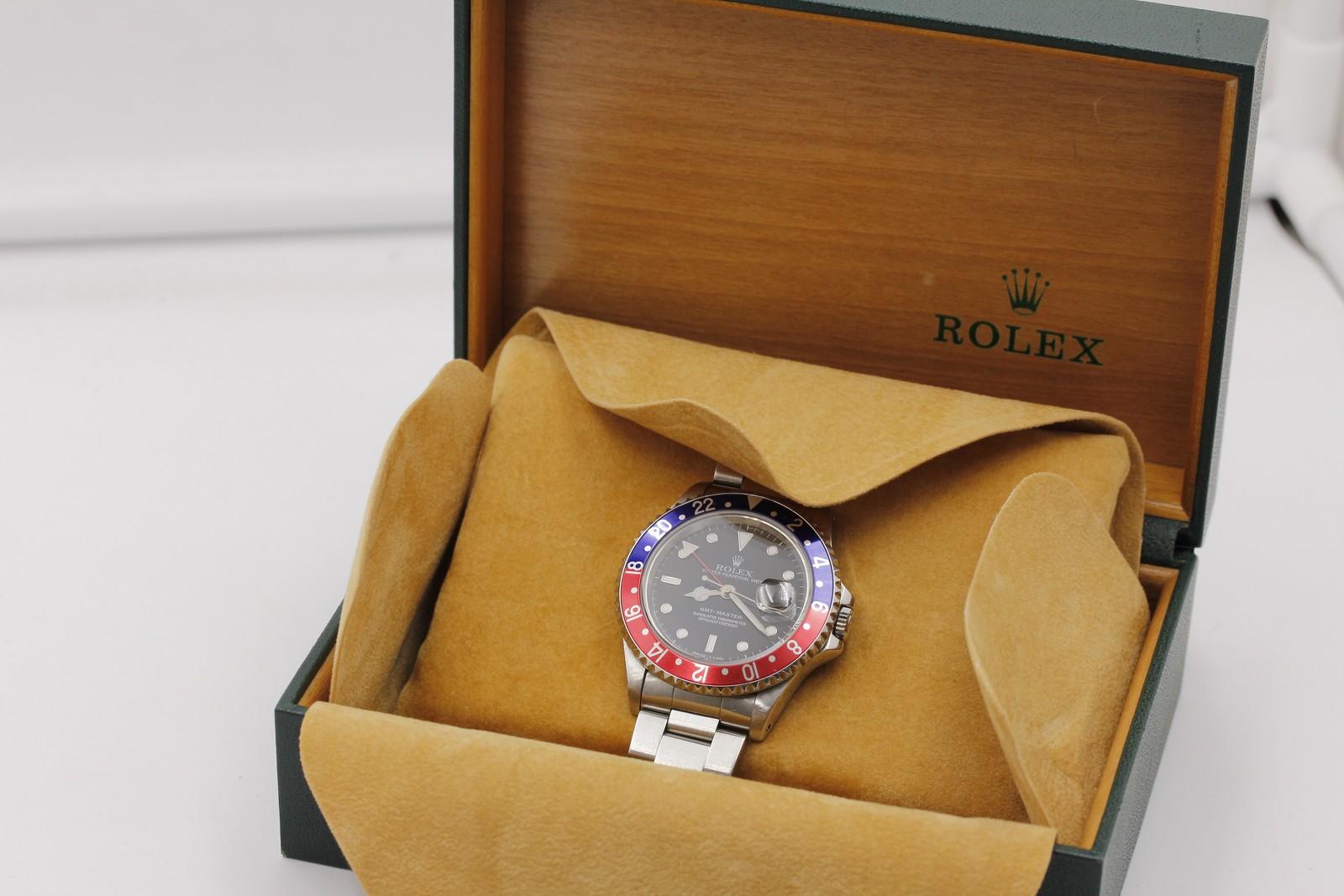 Watch Image 11