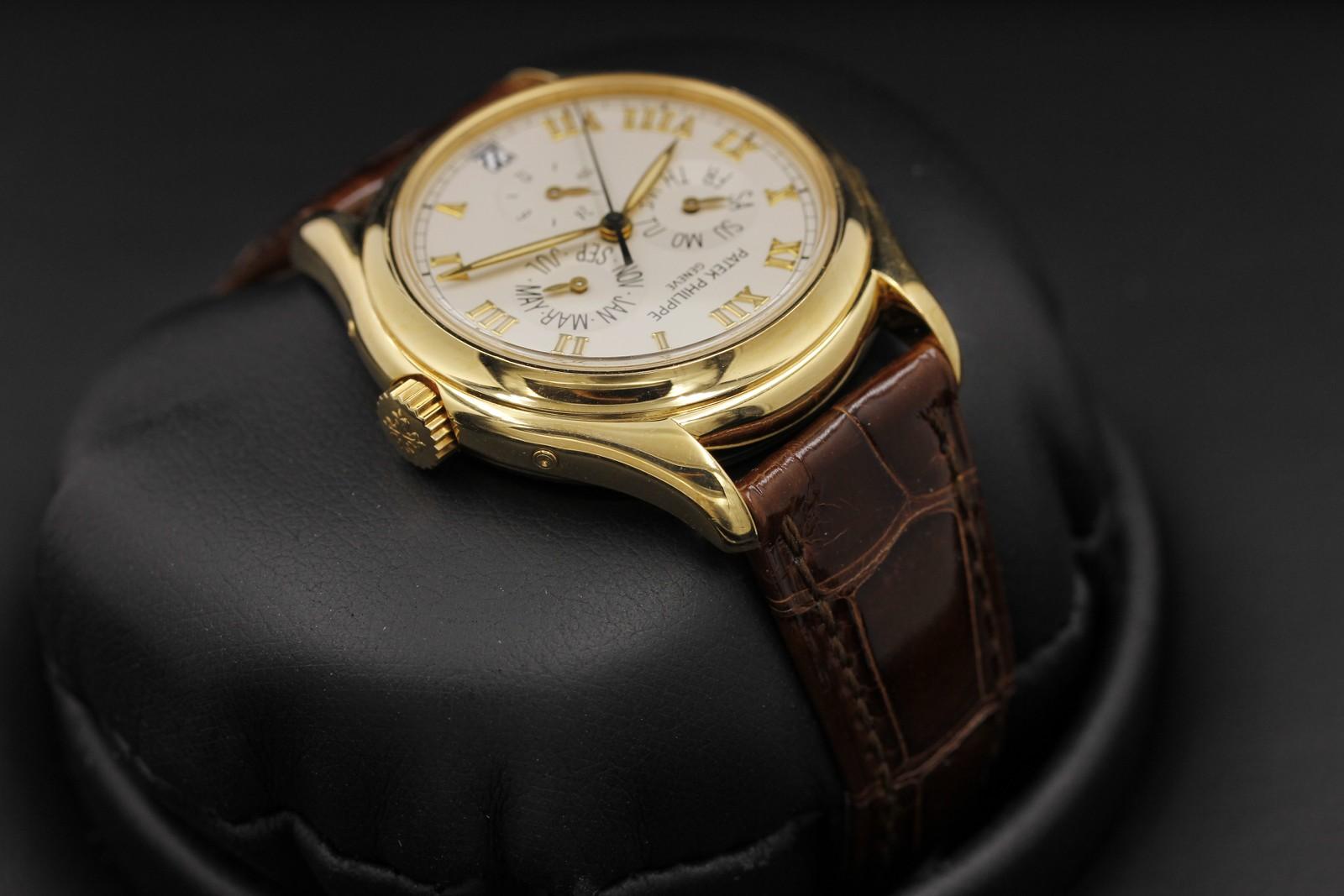 Watch Image 4