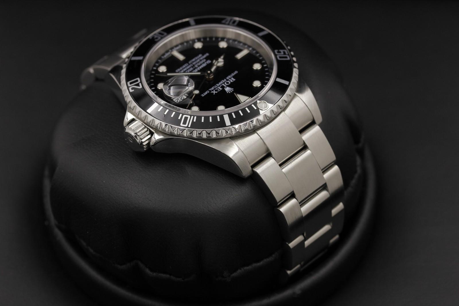 Watch Image 4