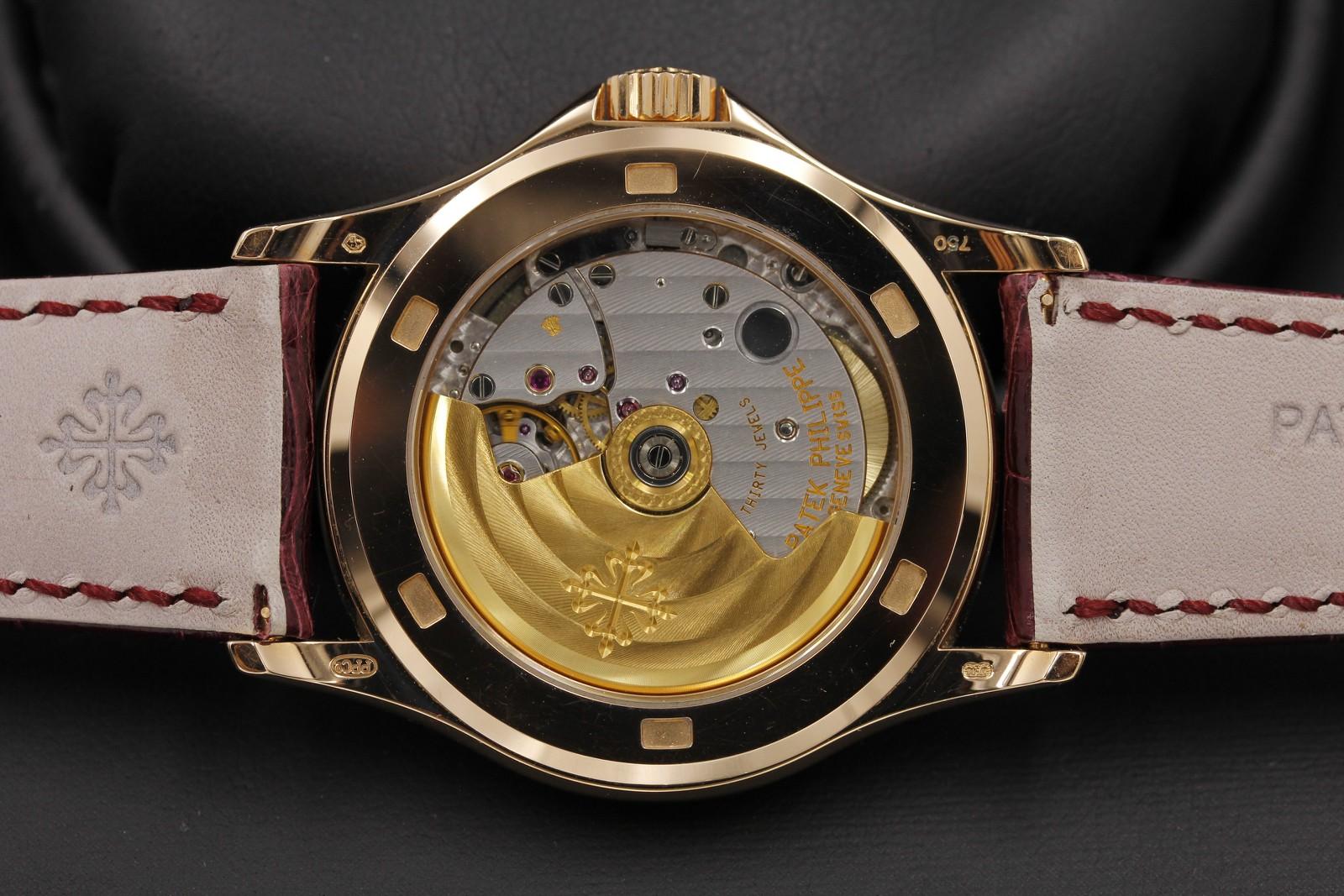 Watch Image 10