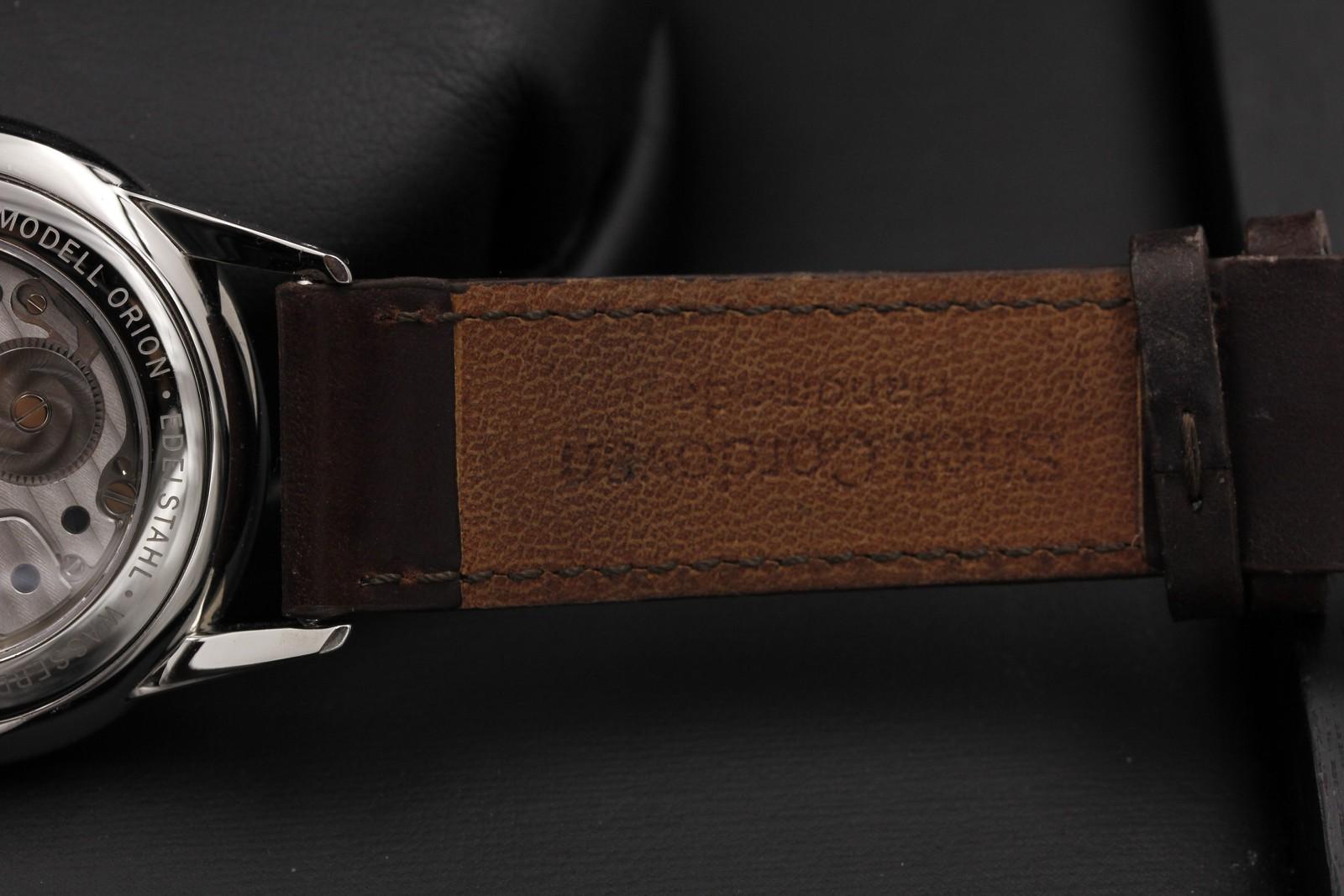 Watch Image 10