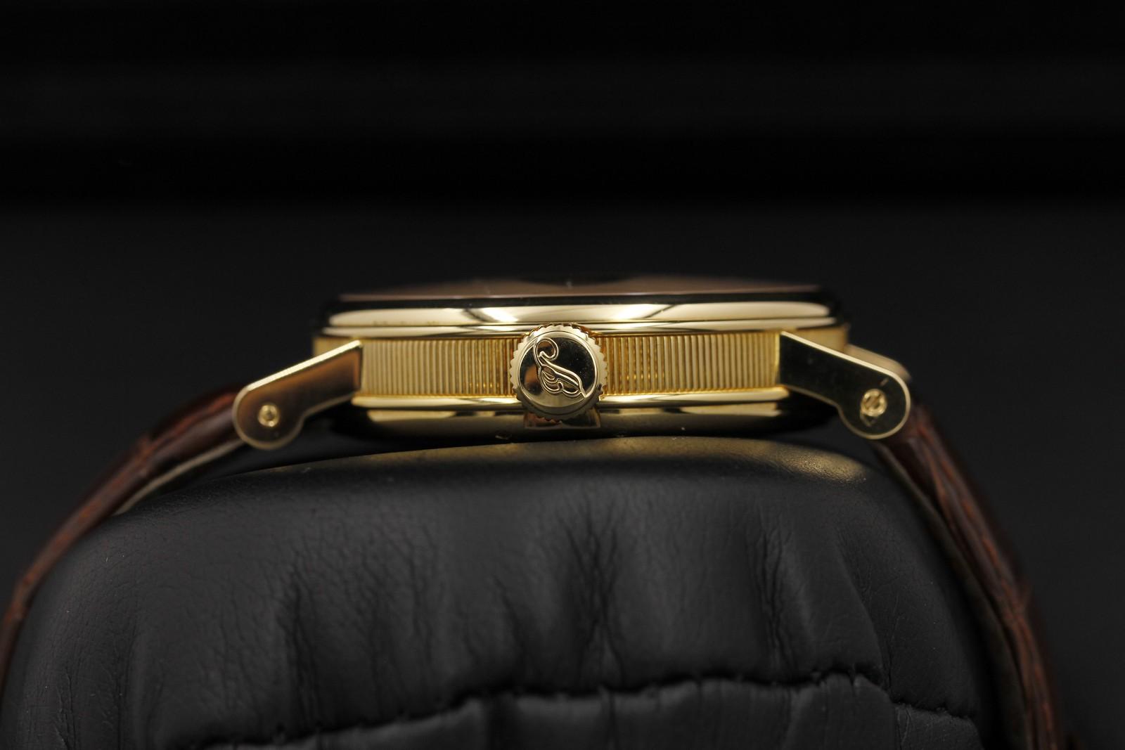 Watch Image 3