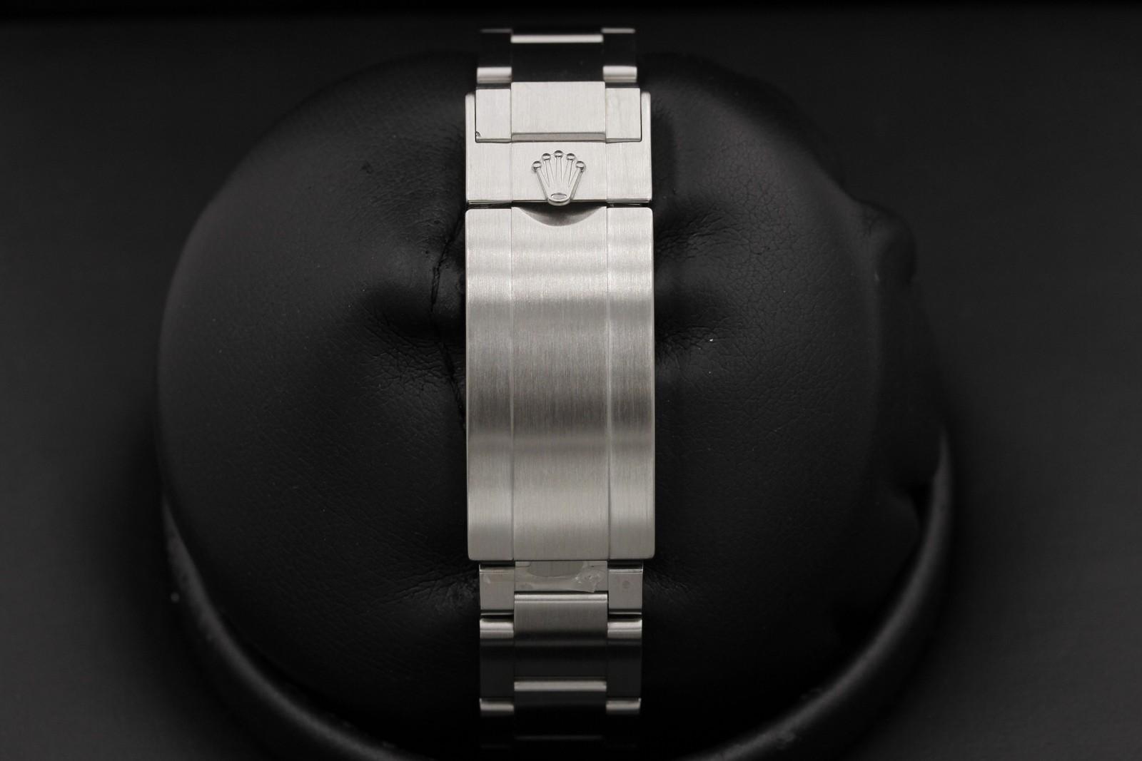 Watch Image 7