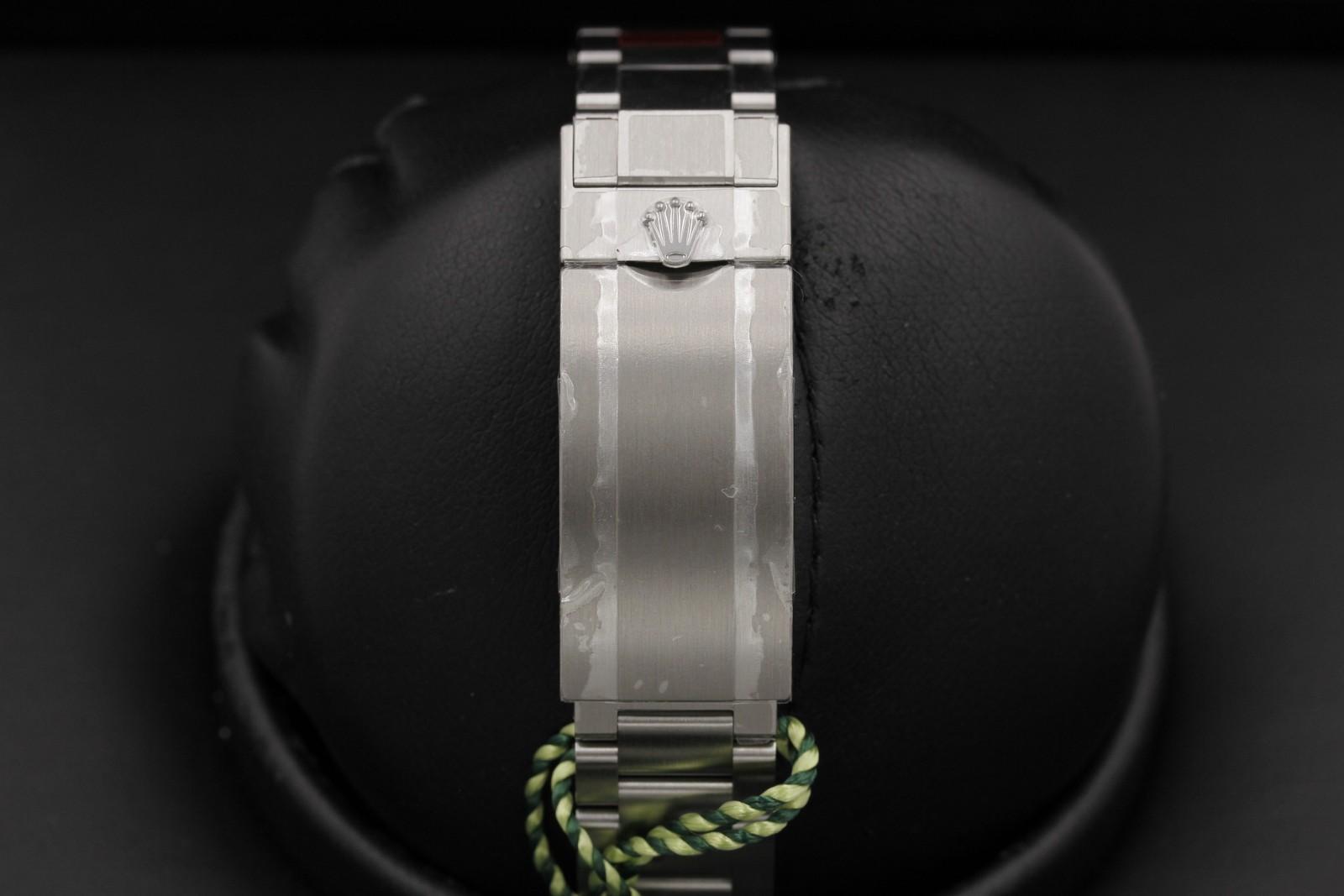 Watch Image 7