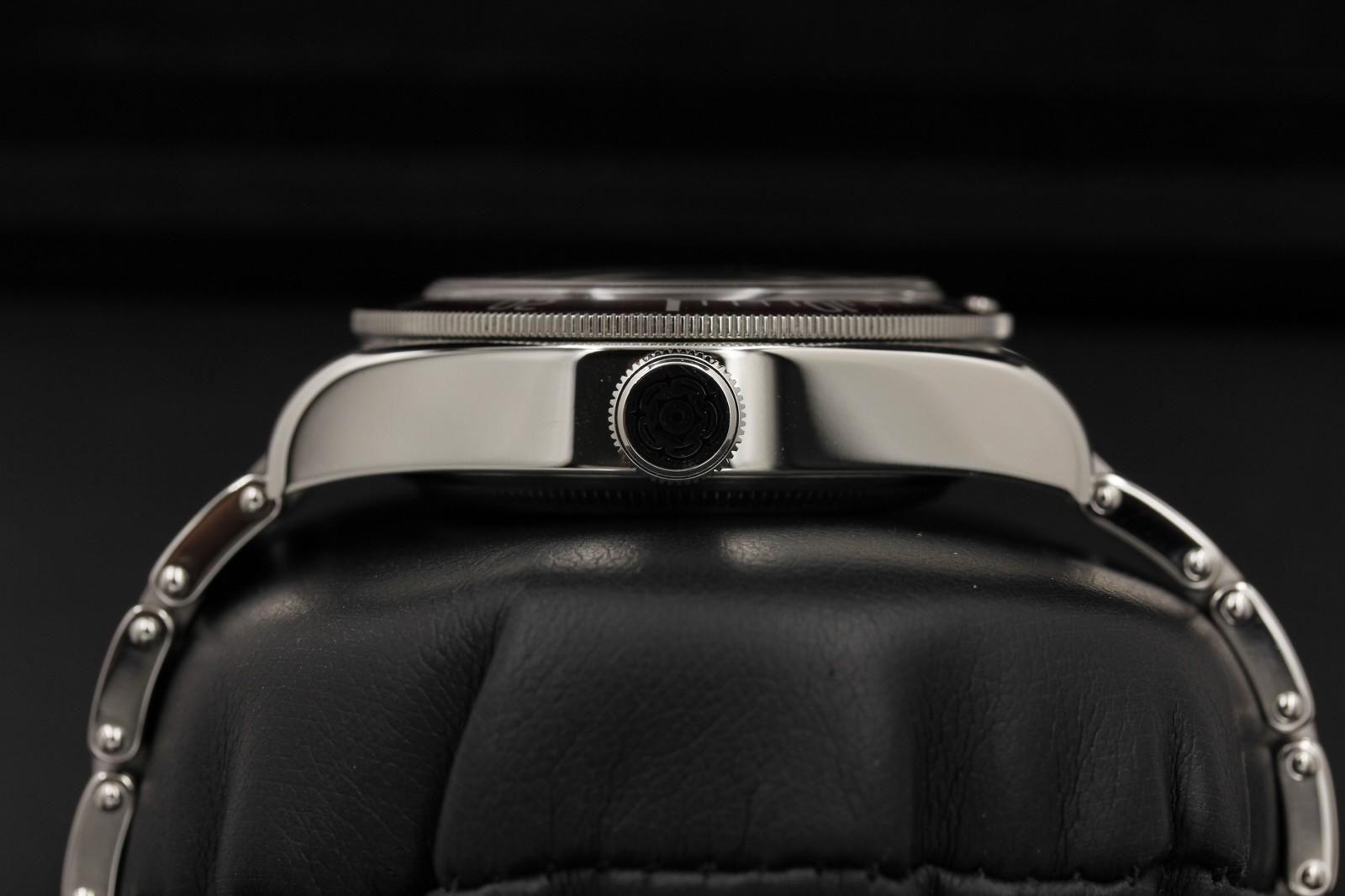 Watch Image 3