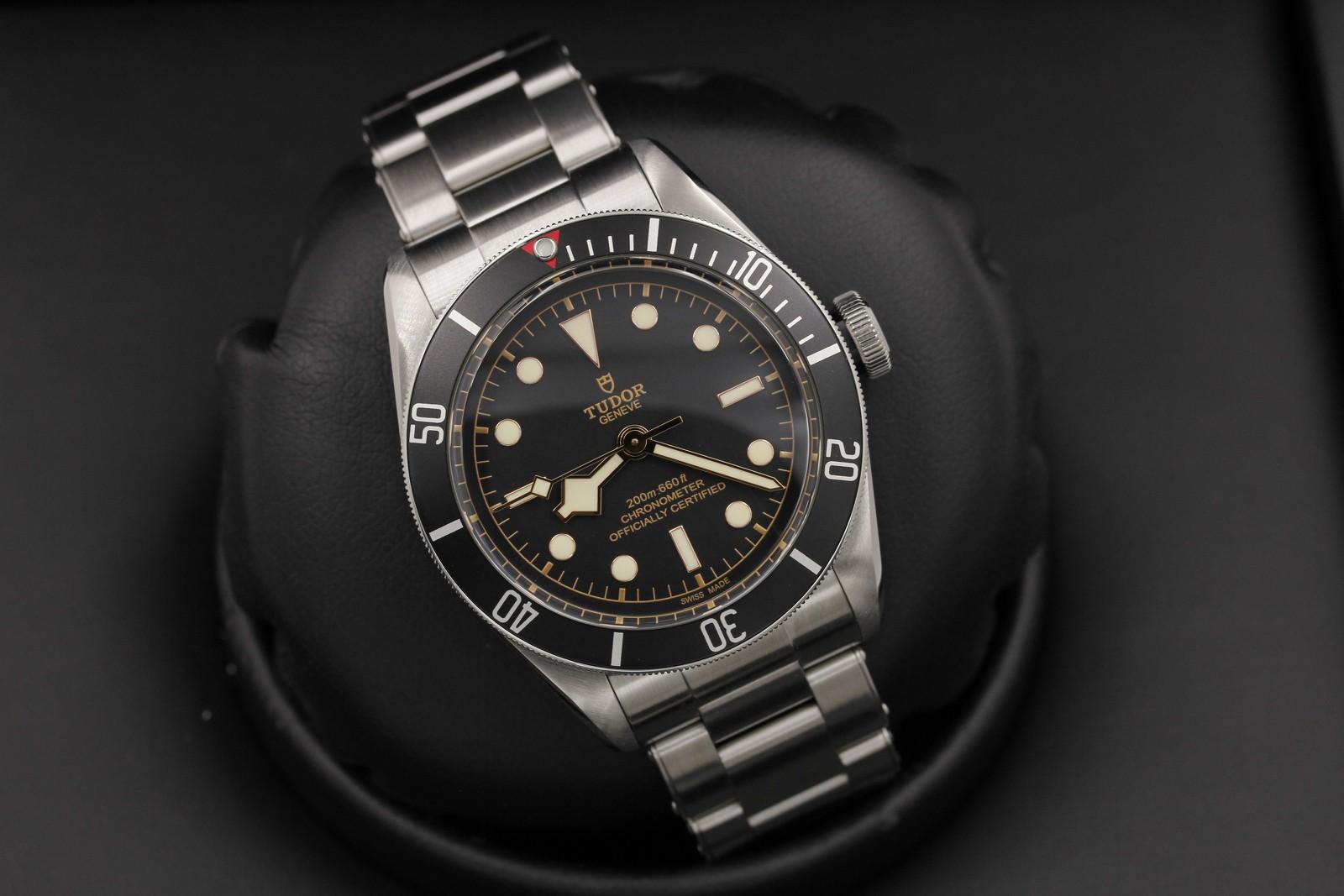 Watch Image 9