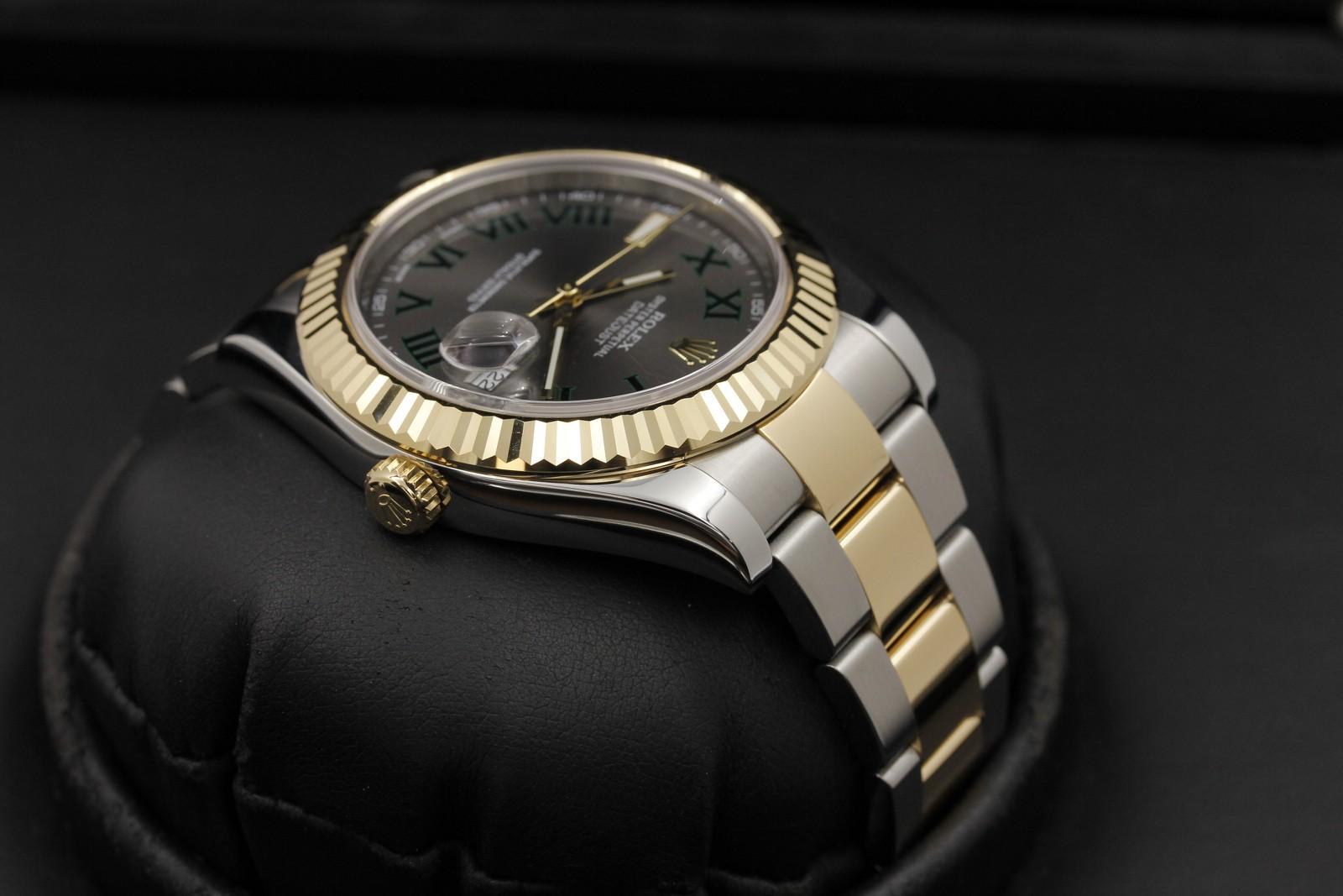 Watch Image 4