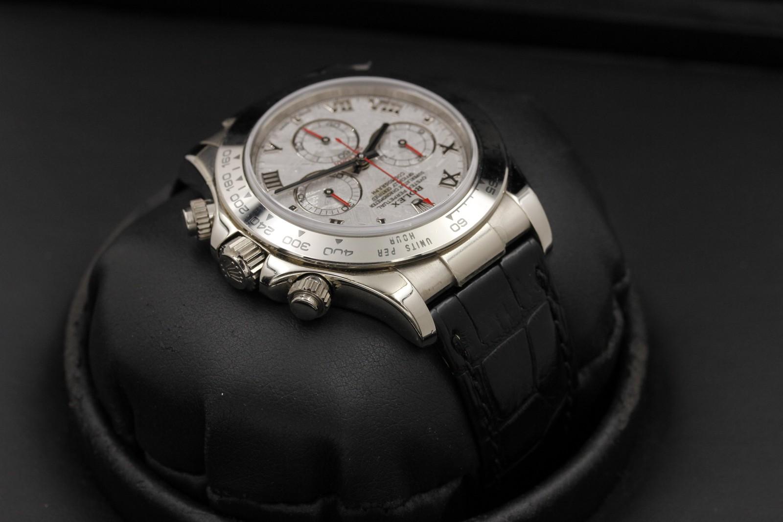 Watch Image 4