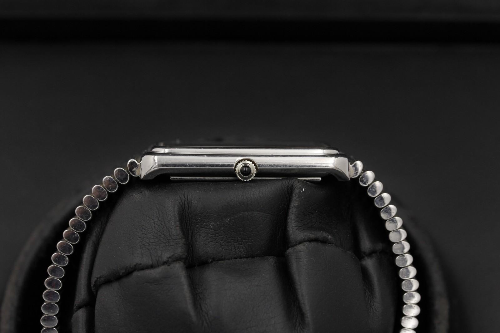 Watch Image 3