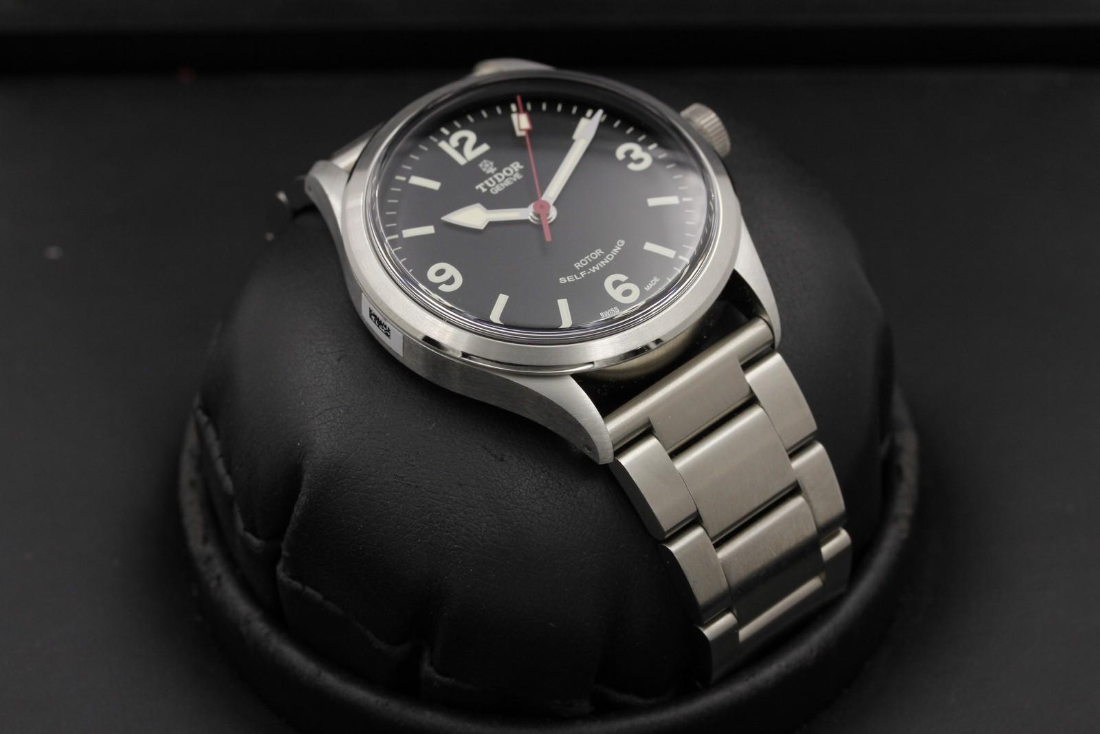 Watch Image 6